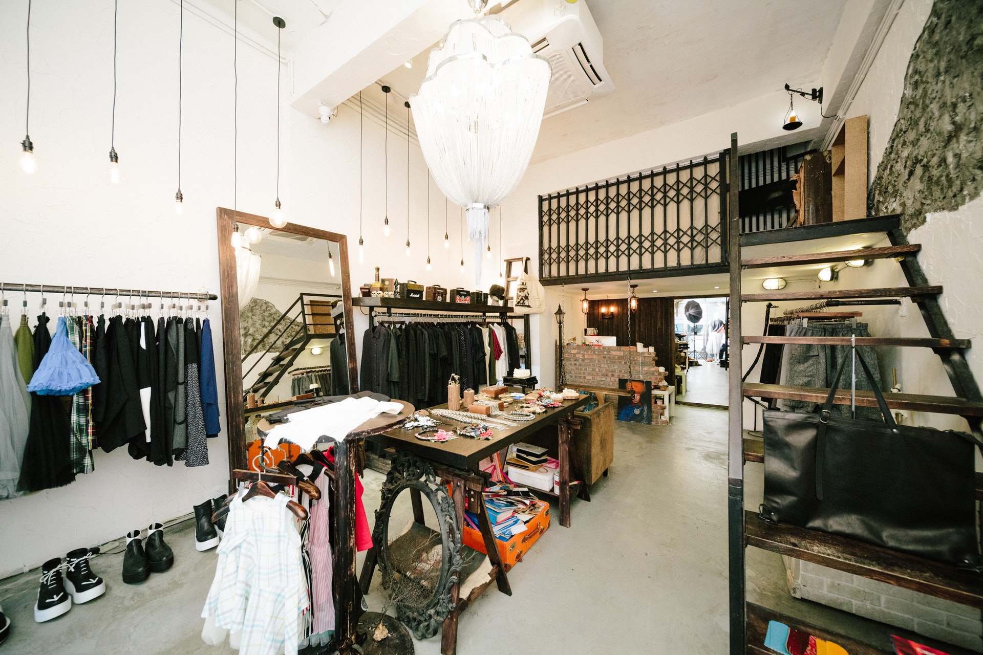 Happy Friday 約你在希雲街 趁墟 小街中發掘本地時尚 Happy Friday 約你在希雲街 趁墟 小街中發掘本地時尚