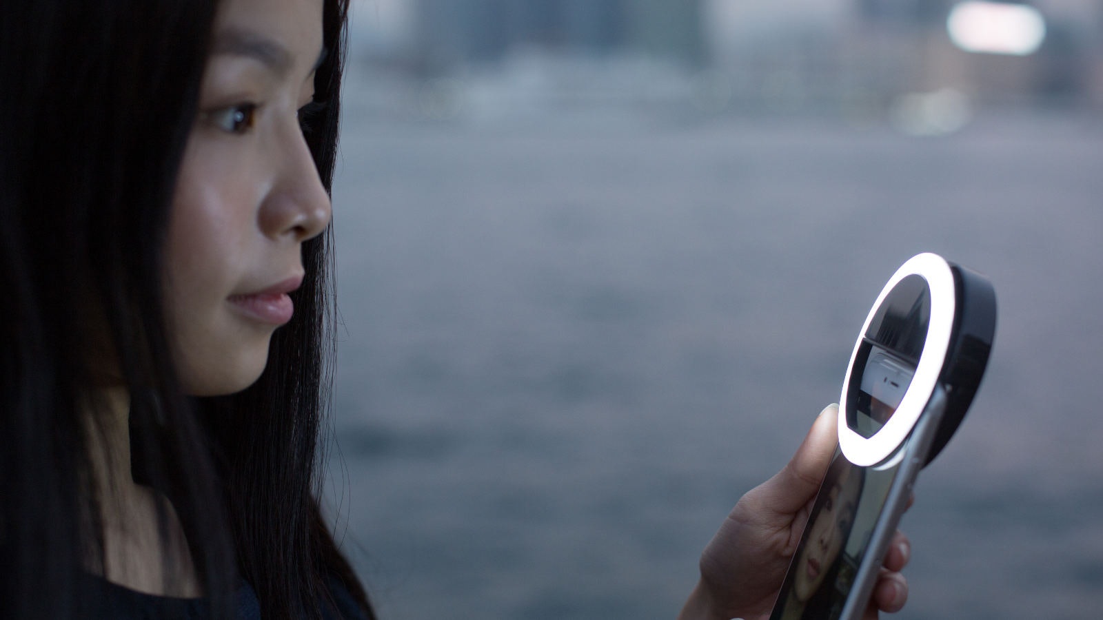 愛自拍(一):手機Selfie外置閃燈比併 愛自拍(一):手機Selfie外置閃燈比併