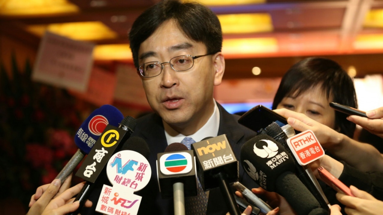 高永文:器官移植預設默許機制本周諮詢 研活體捐贈法定年齡下限 高永文:器官移植預設默許機制本周諮詢 研活體捐贈法定年齡下限