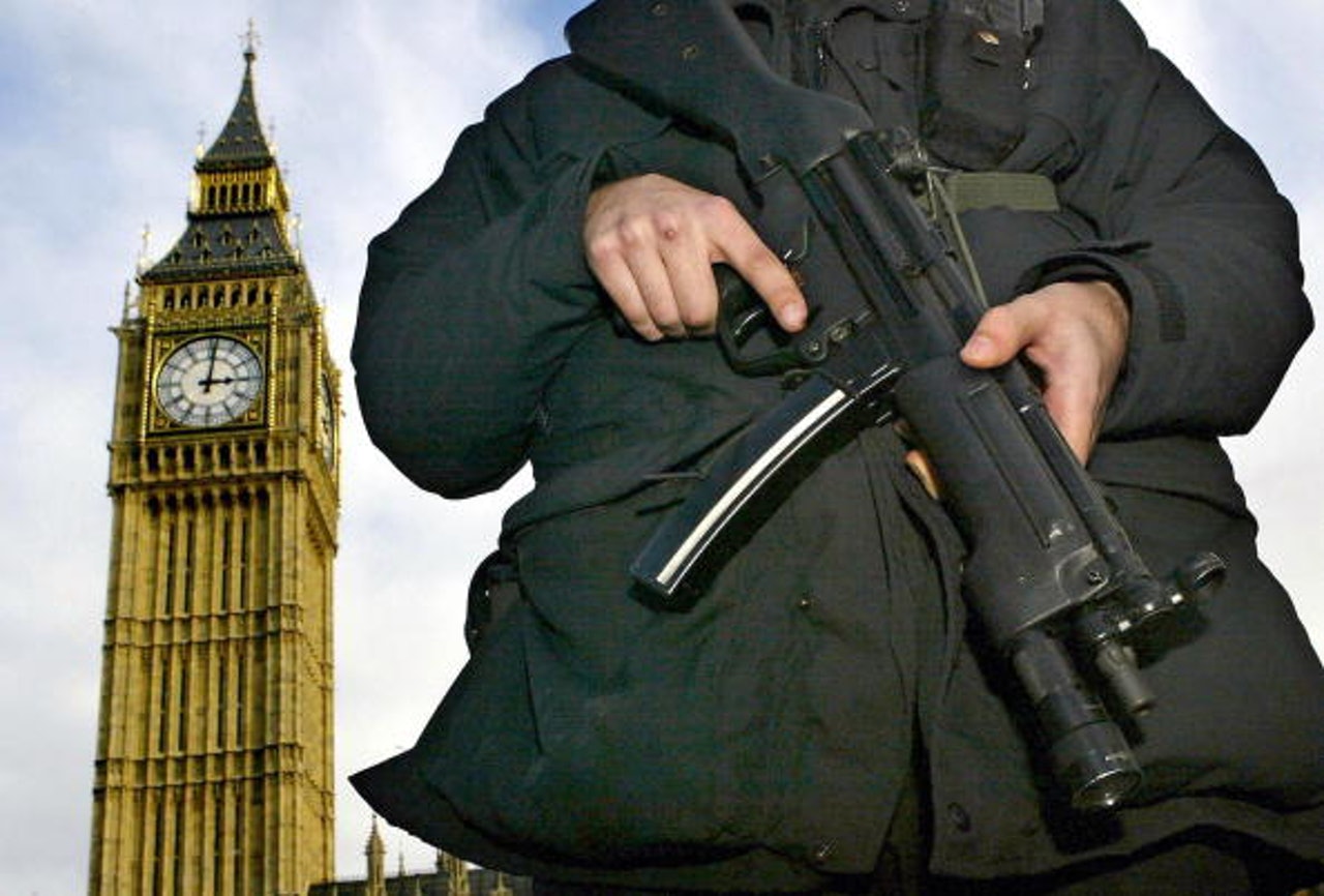 近年的恐襲威脅歐洲多國安全,英國也面對恐襲的風險,ISIS曾在宣傳片中把英國列為目標之一。(Getty Images) 近年的恐襲威脅歐洲多國安全,英國也面對恐襲的風險,ISIS曾在宣傳片中把英國列為目標之一。(Getty Images)