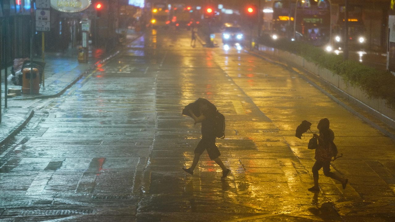 【苗柏風球】天文台改發三號風球 早上料仍狂風大雨