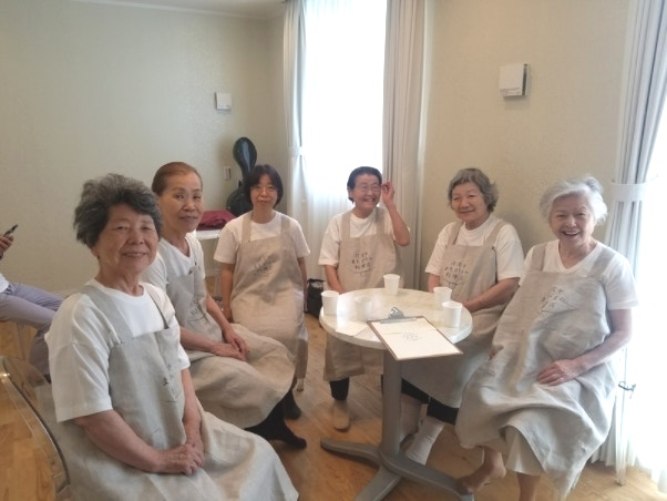 女性是腦退化高危者？日本餐廳請「無記性」婆婆當店員！