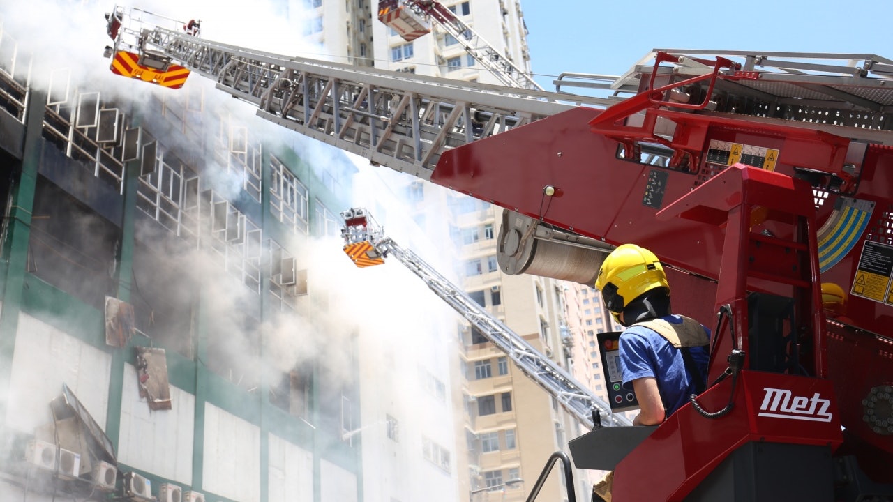 【迷你倉大火一周年】調查報告:火舌起源為冷氣機 正查殉職原因 【迷你倉大火一周年】調查報告:火舌起源為冷氣機 正查殉職原因