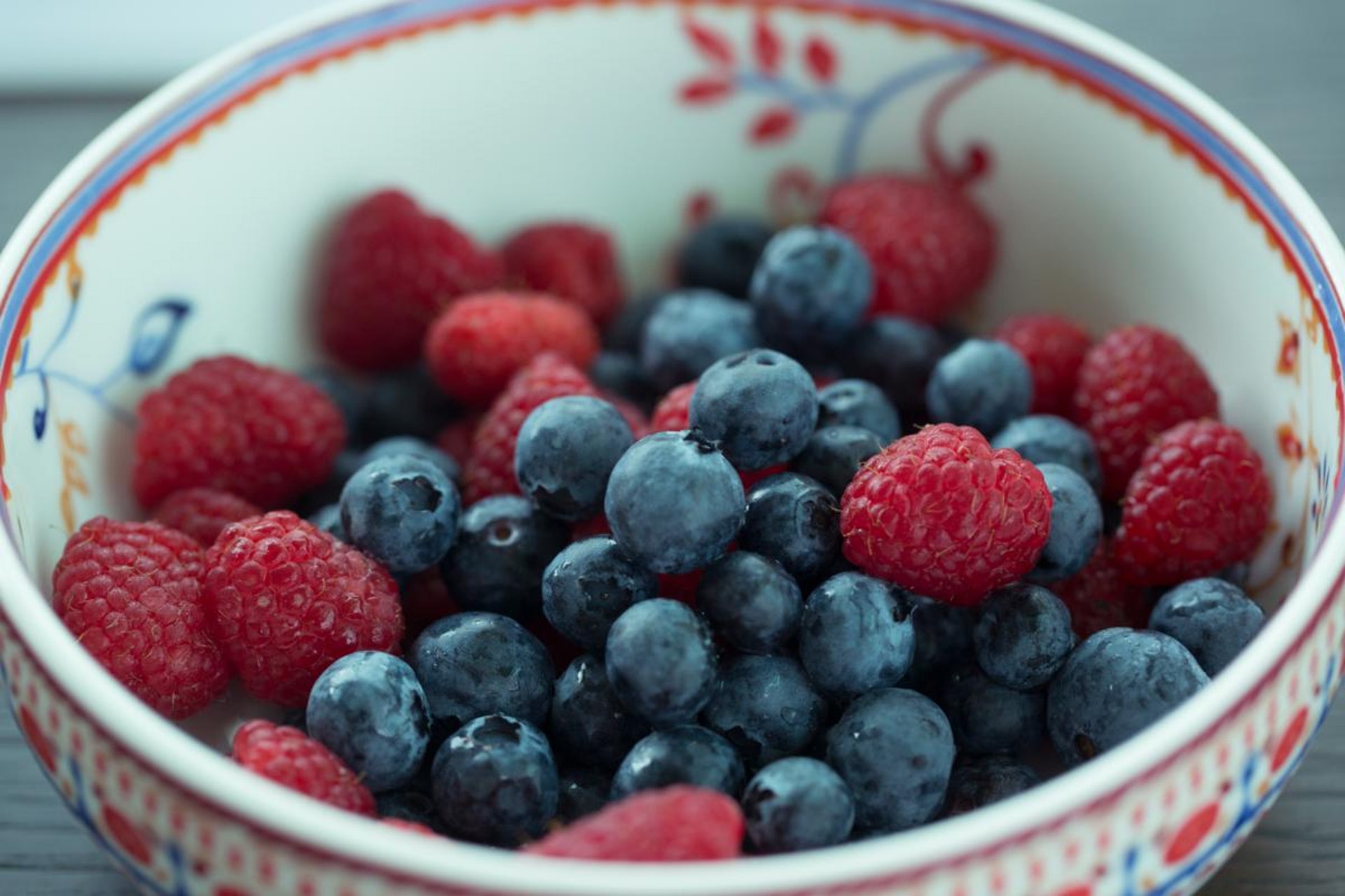 生果食用前才清洗,能避免製造潮濕環境,讓霉菌滋生。(資料圖片) 生果食用前才清洗,能避免製造潮濕環境,讓霉菌滋生。(資料圖片)