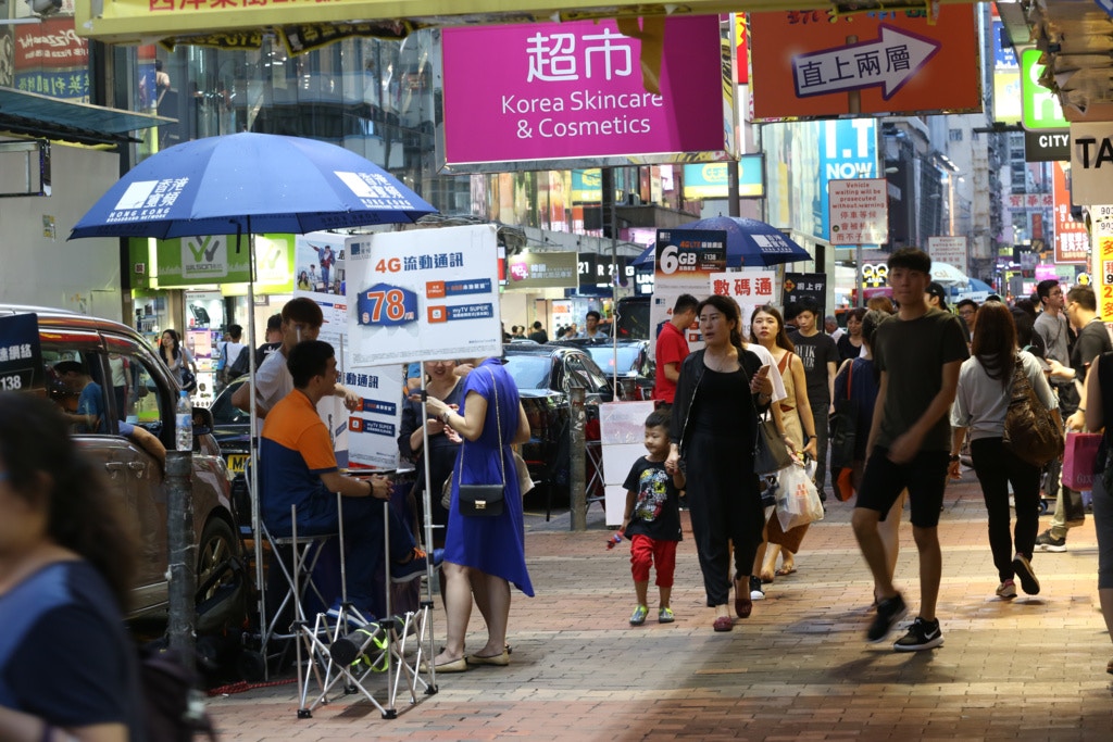 【街霸．上】專訪街頭推銷員：有壇就有人　紅雨、中暑都要企喺度