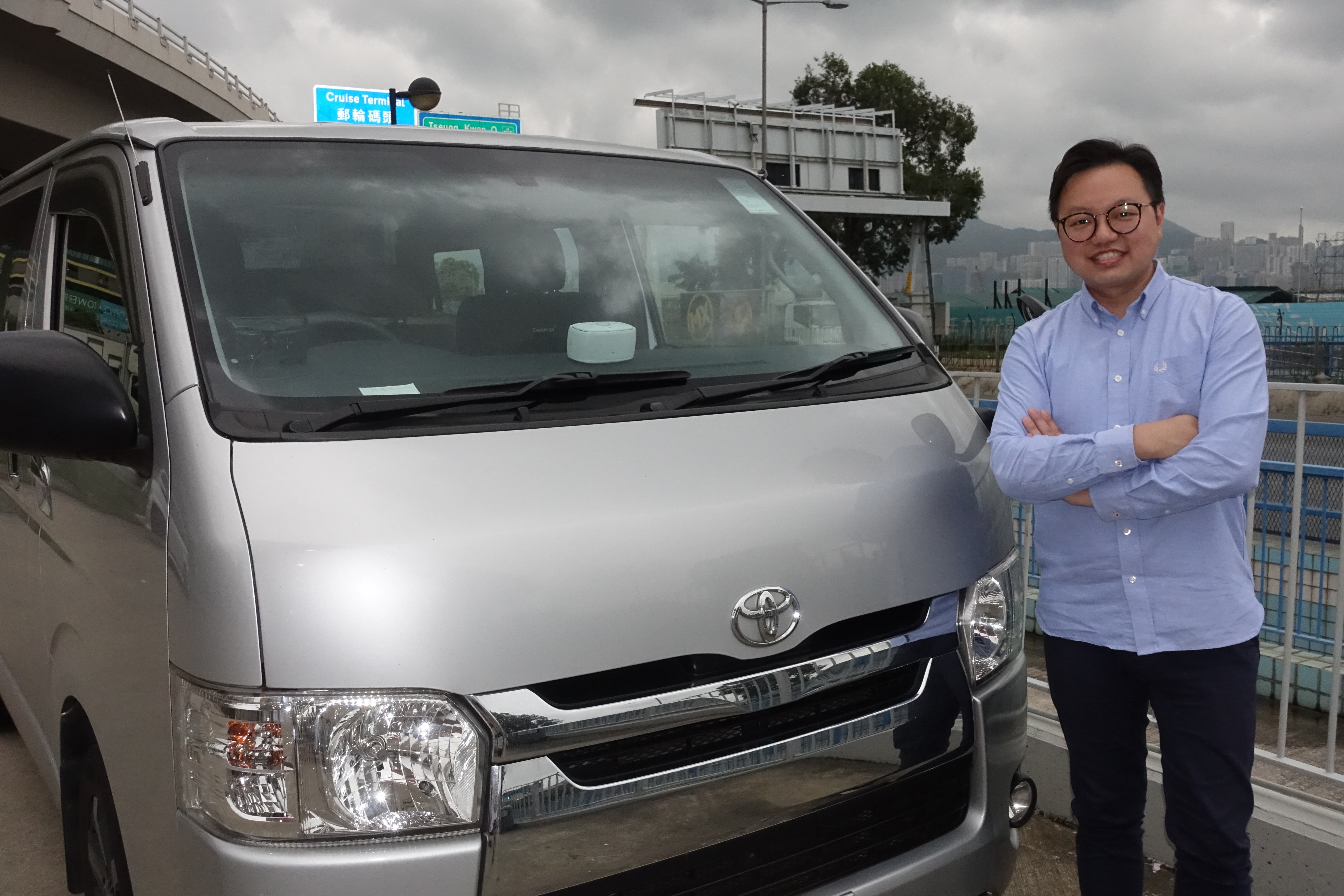 前篇講到謝家傑(Eric)一出道便碰上「沙士」，收入少得供車都不夠，惟有樣樣慳和靠朋友接濟捱過難關。(仲欐因攝)