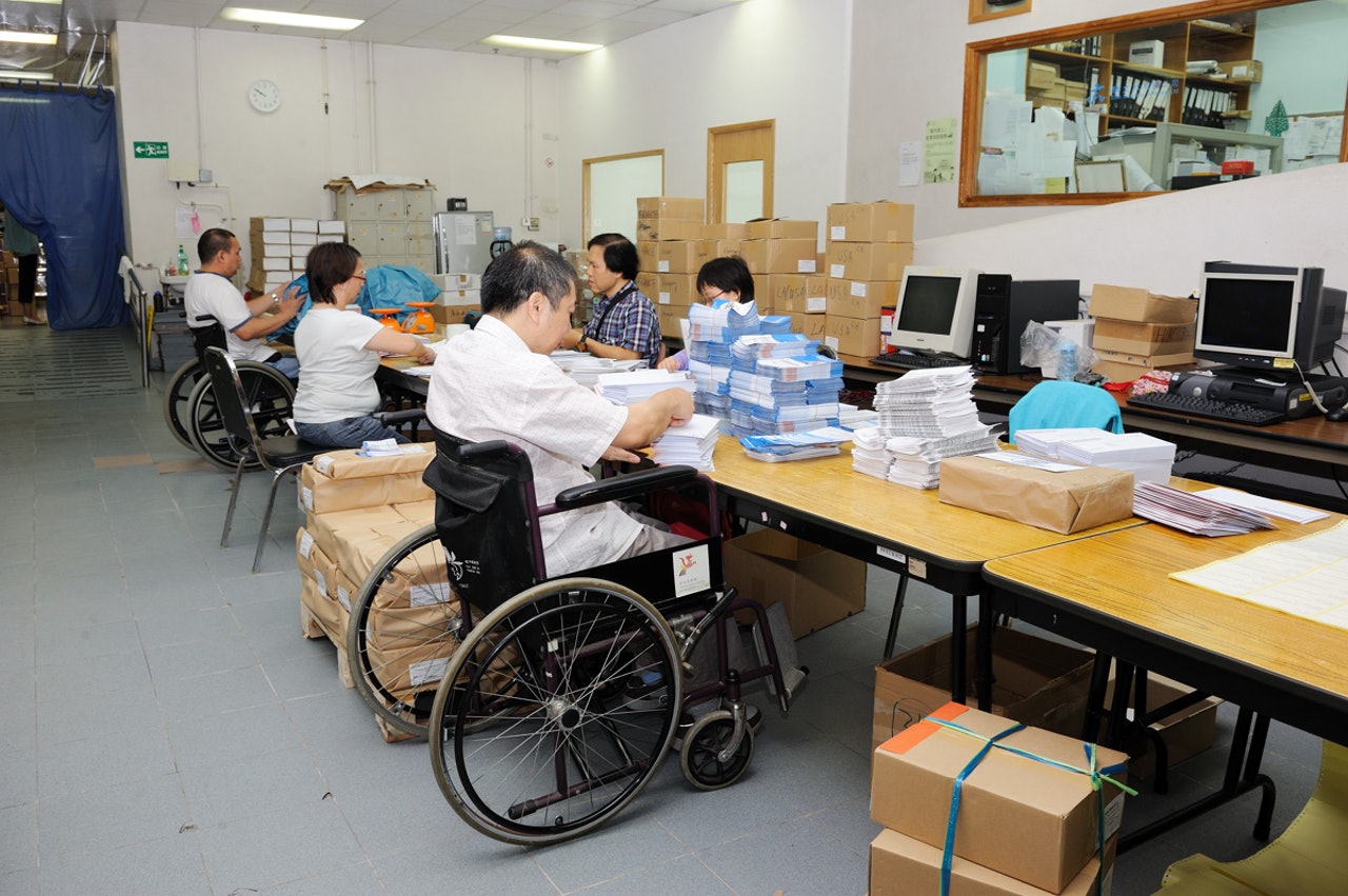使用輪椅者想找一份適合的工作,困難重重。(「感‧聘」就業連網提供) 使用輪椅者想找一份適合的工作,困難重重。(「感‧聘」就業連網提供)