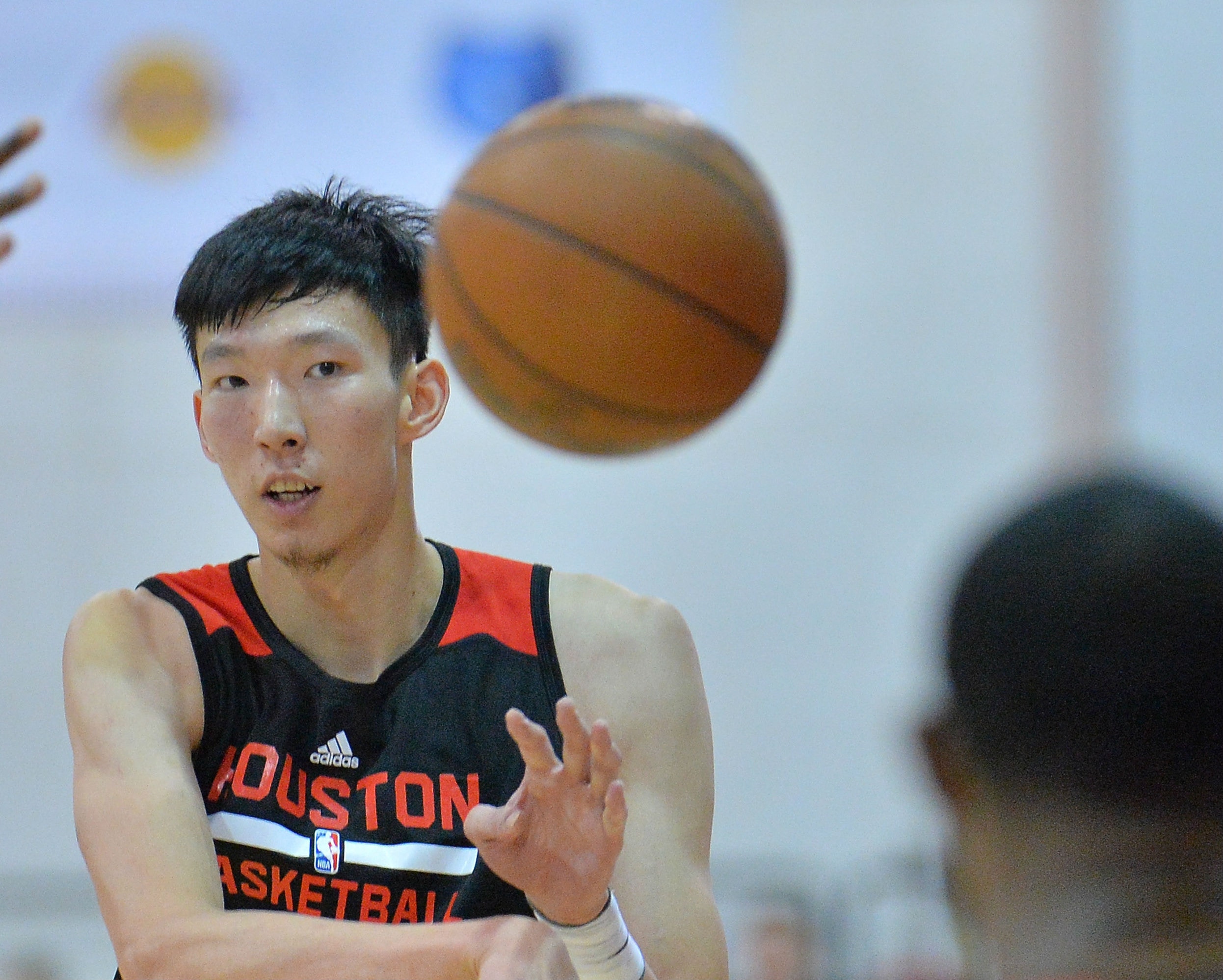 【NBA】周琦3分3封阻結束夏季聯賽 身型輸蝕火箭上陣機會不樂觀