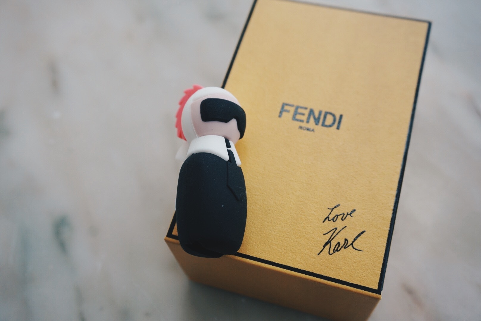 【百貨一物】Fendi Karlito USB手指