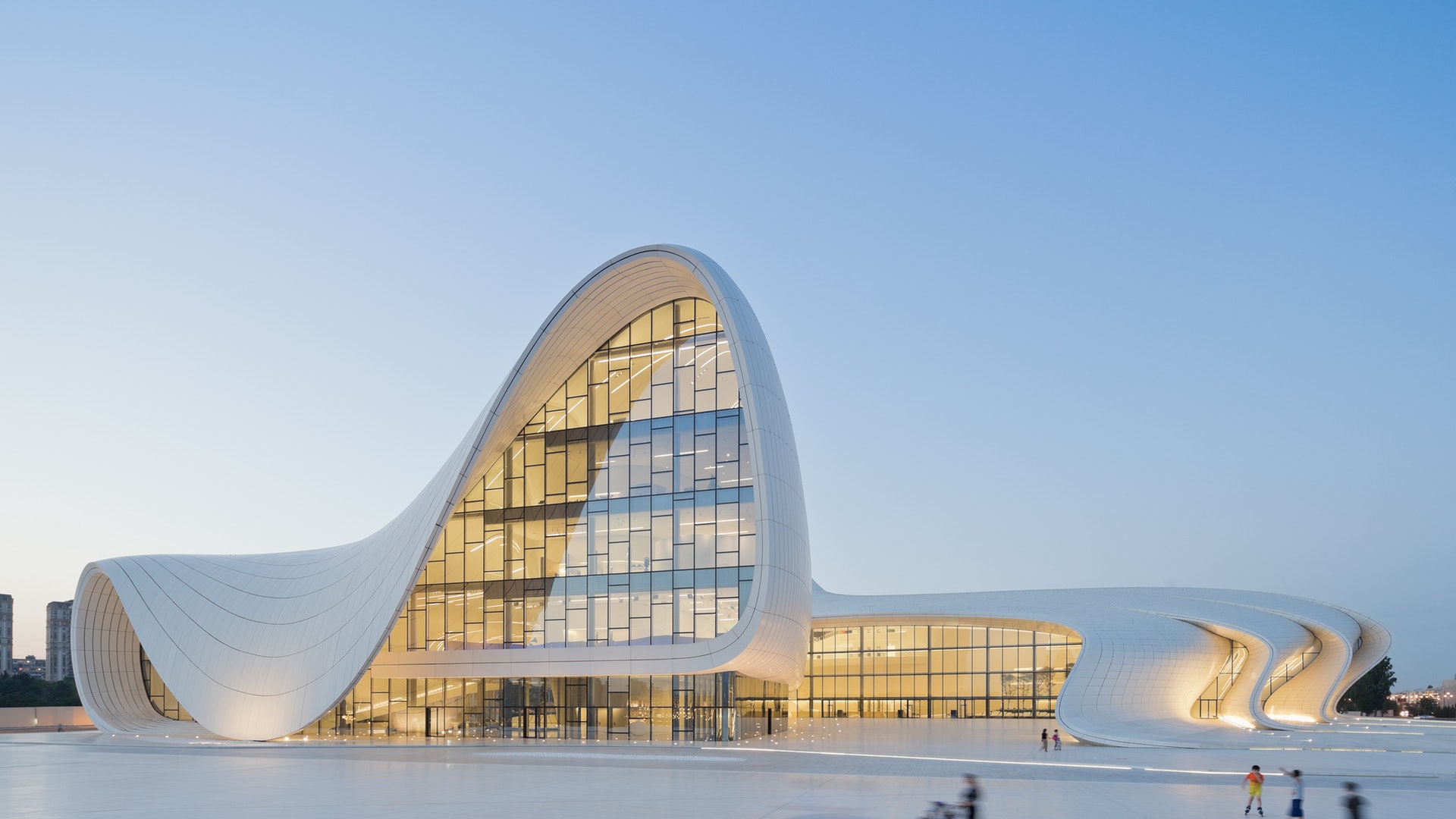 【再見Zaha Hadid】作品回顧 浪尖上的建築師 【再見Zaha Hadid】作品回顧 浪尖上的建築師