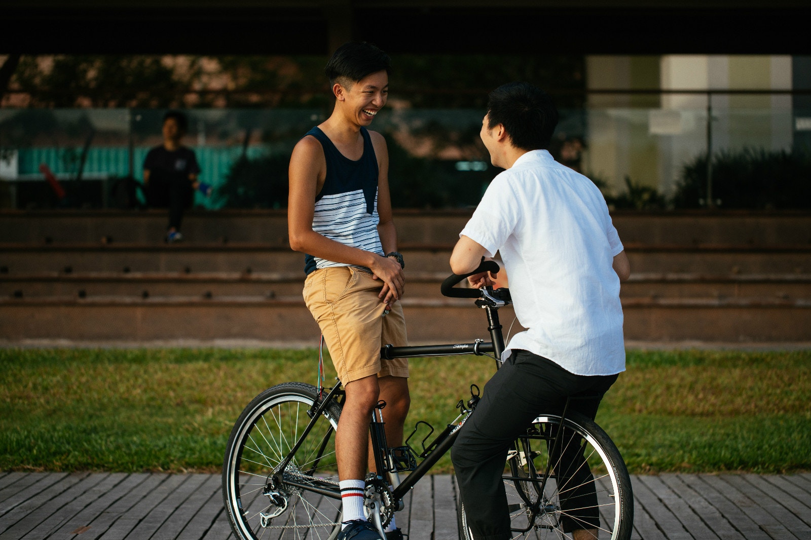 二人旅行是相處的挑戰，達達笑說：「有時會互罵，但你知道明天又要對住他，就會學懂相處。我們一起去過不同地方，深知是夾得來的。老土講句，就是人生遇到重要的朋友。」（盧翊銘攝）