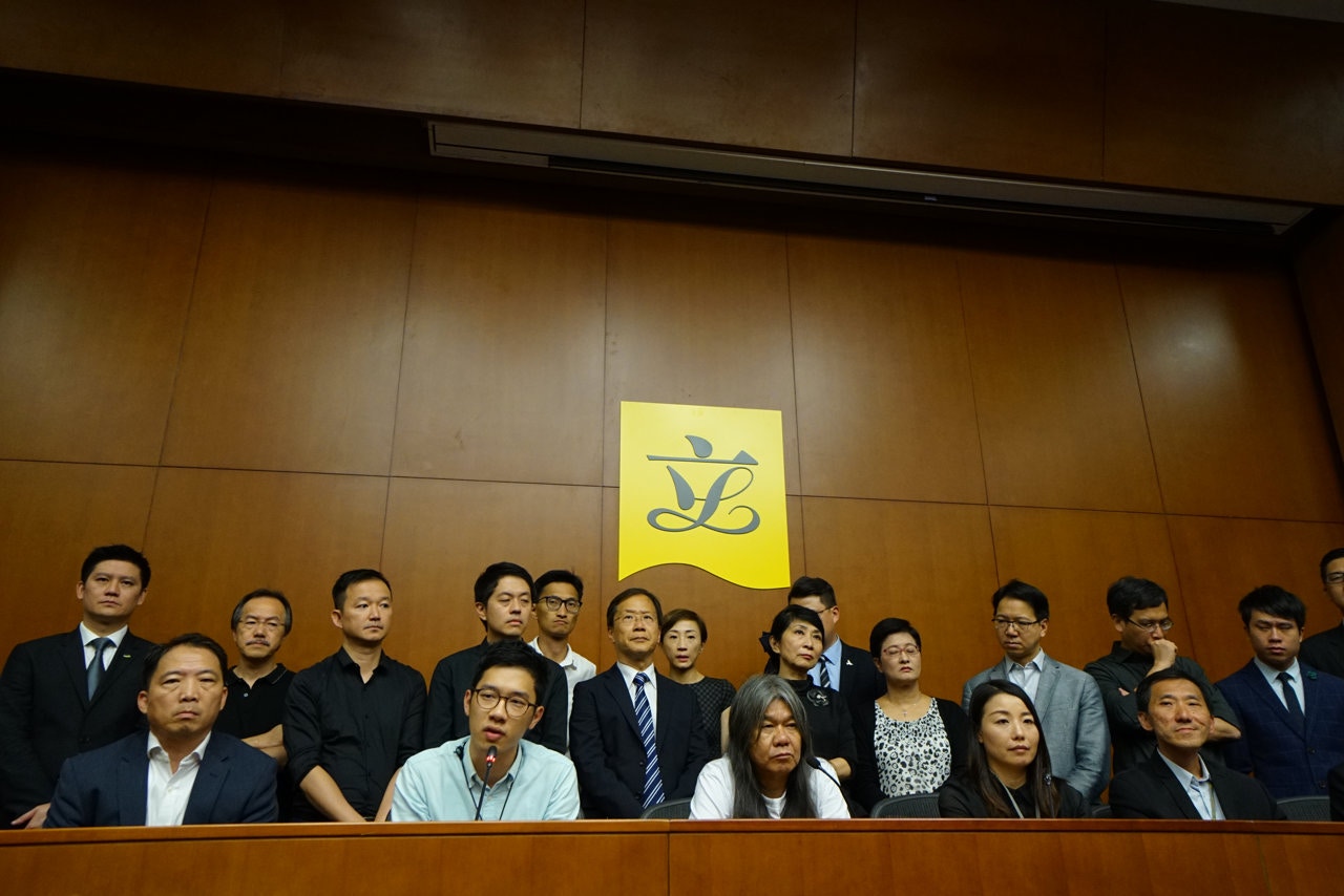 林鄭月娥自當選後，一直力求與溫和民主派保持良好關係，惟經過宣誓官司後，關係恐轉冷。（吳鍾坤攝）
