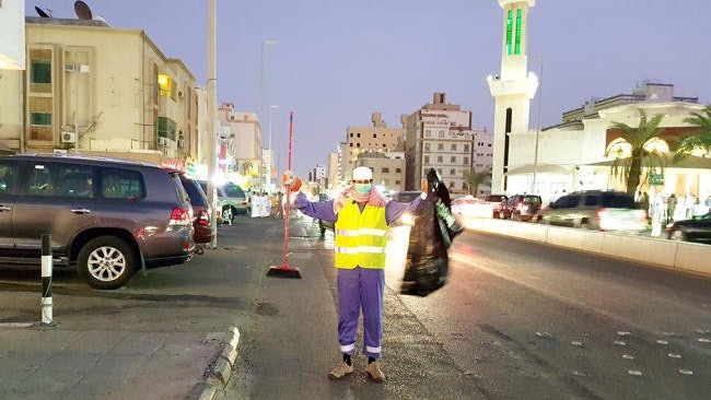 【青年致富攻略?】假乞丐已out 沙特阿拉伯現假掃街工人搵真銀 【青年致富攻略?】假乞丐已out 沙特阿拉伯現假掃街工人搵真銀