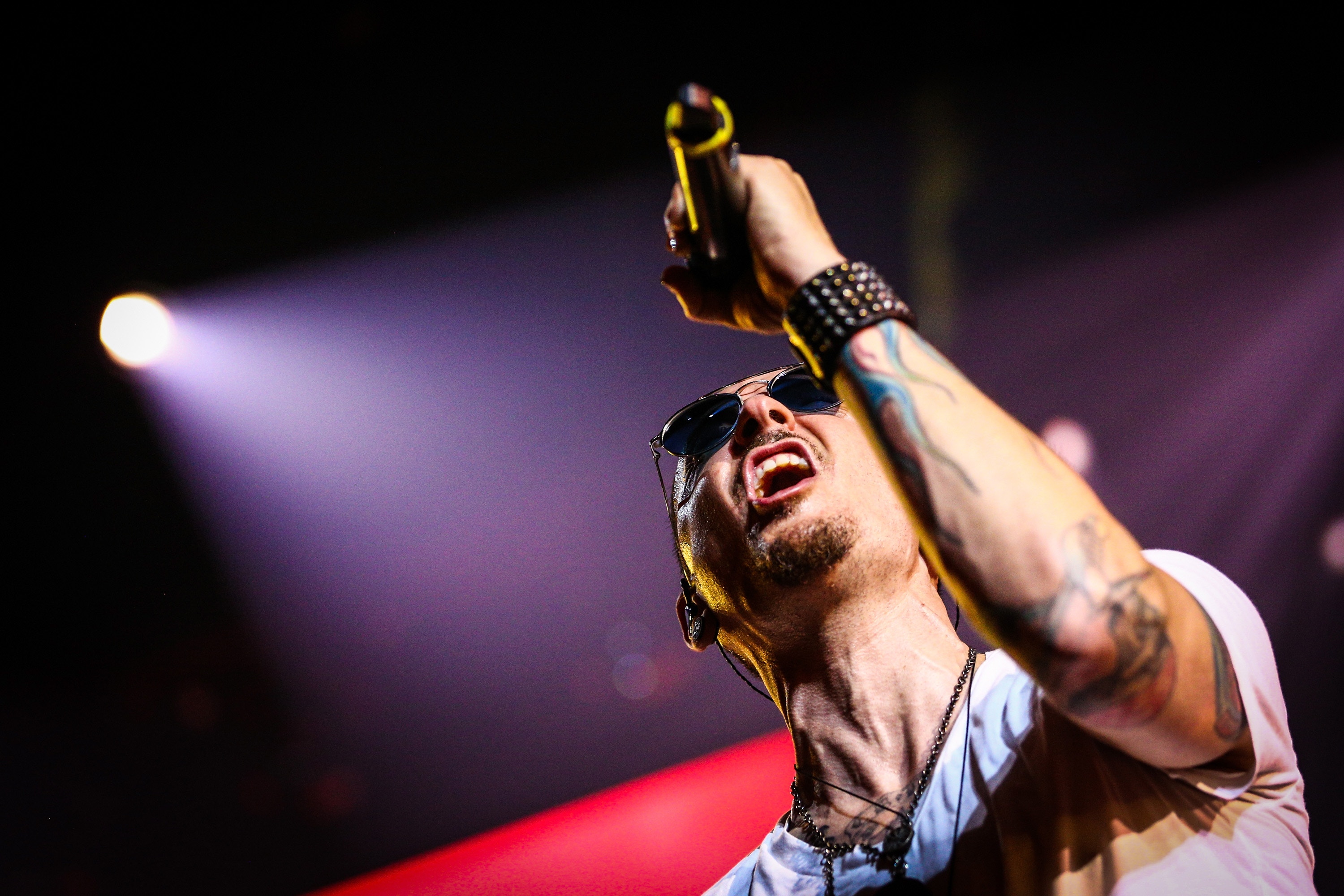 【Linkin Park主音自殺】獨留在家上吊自縊　密友自殺打擊重大