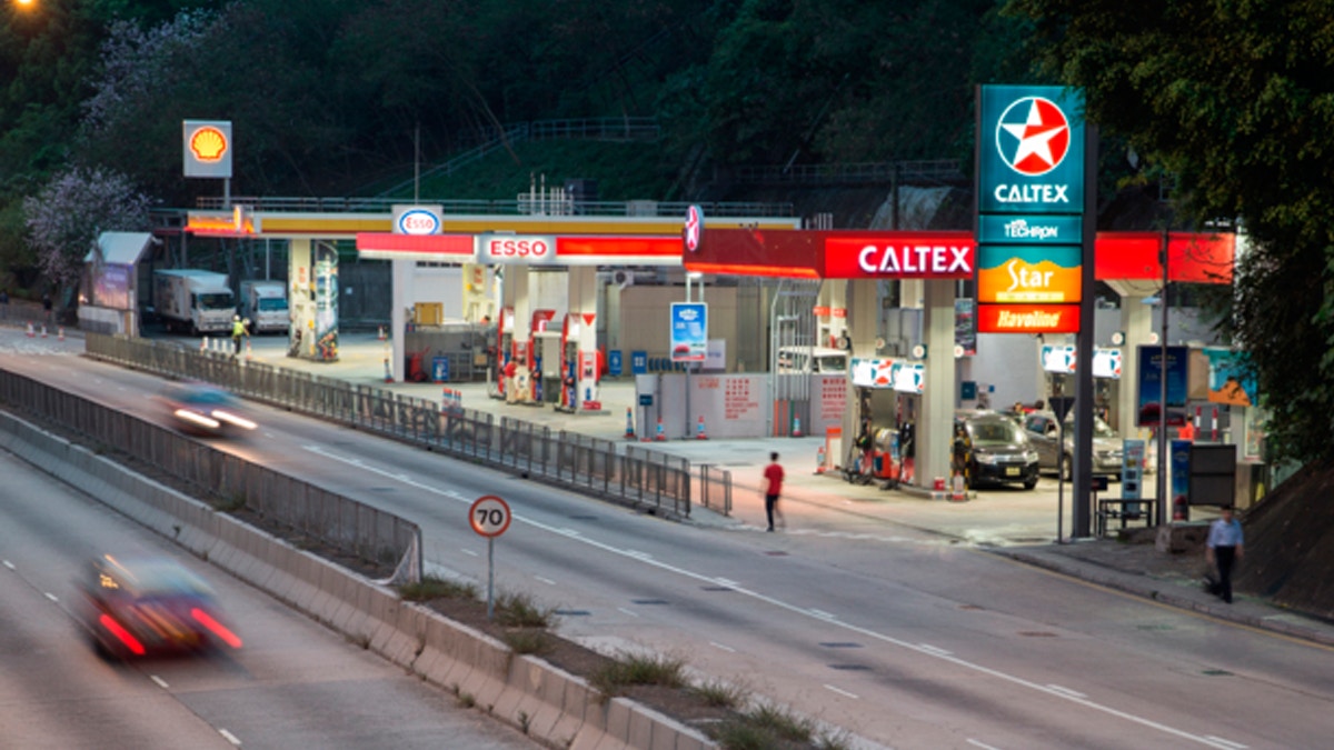 不跌價之謎】追蹤數據揭三大油企定價幾近一致學者：明顯人為