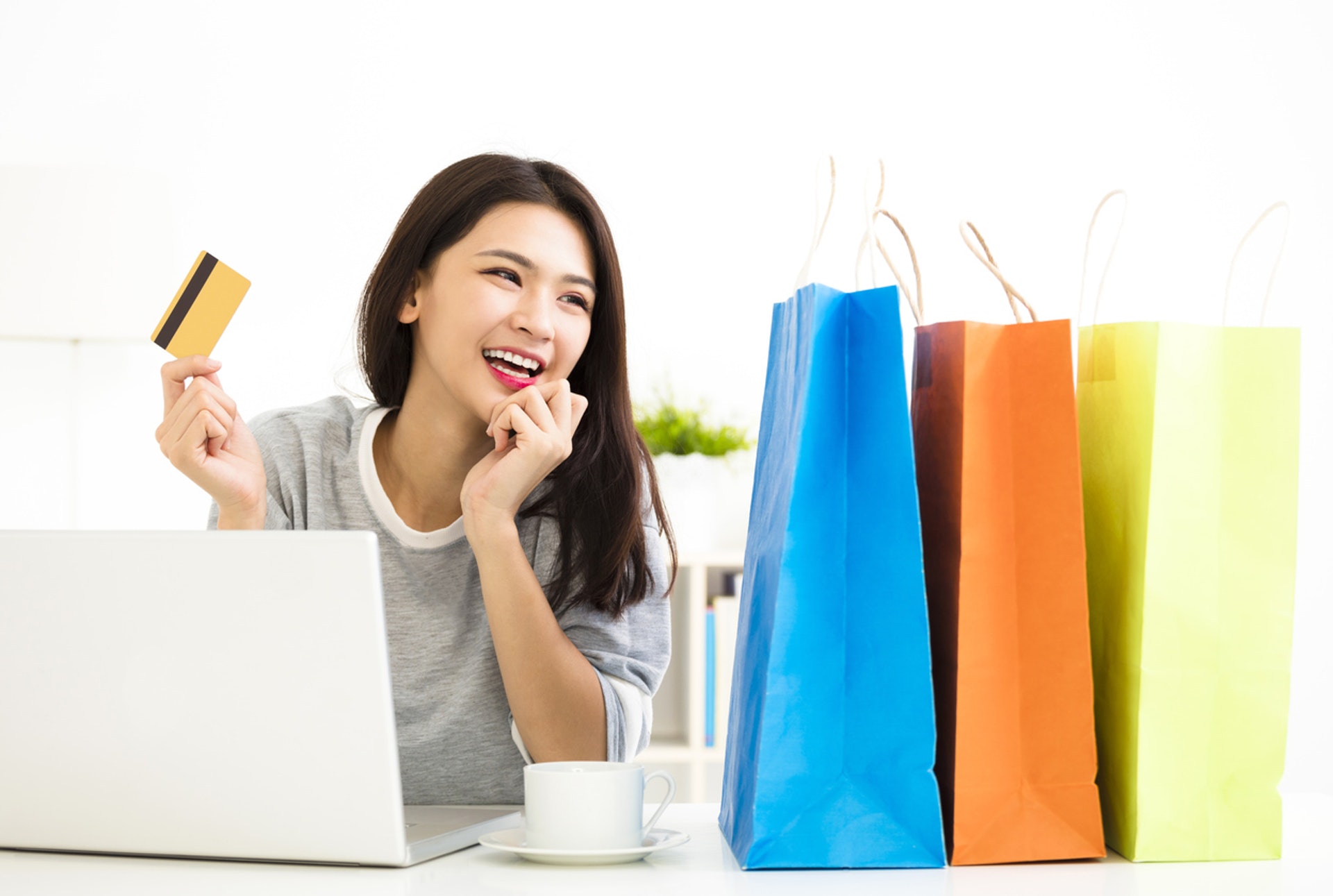 有錢就快樂?要看你如何花費,慷慨才是真正的快樂。(iStock) 有錢就快樂?要看你如何花費,慷慨才是真正的快樂。(iStock)