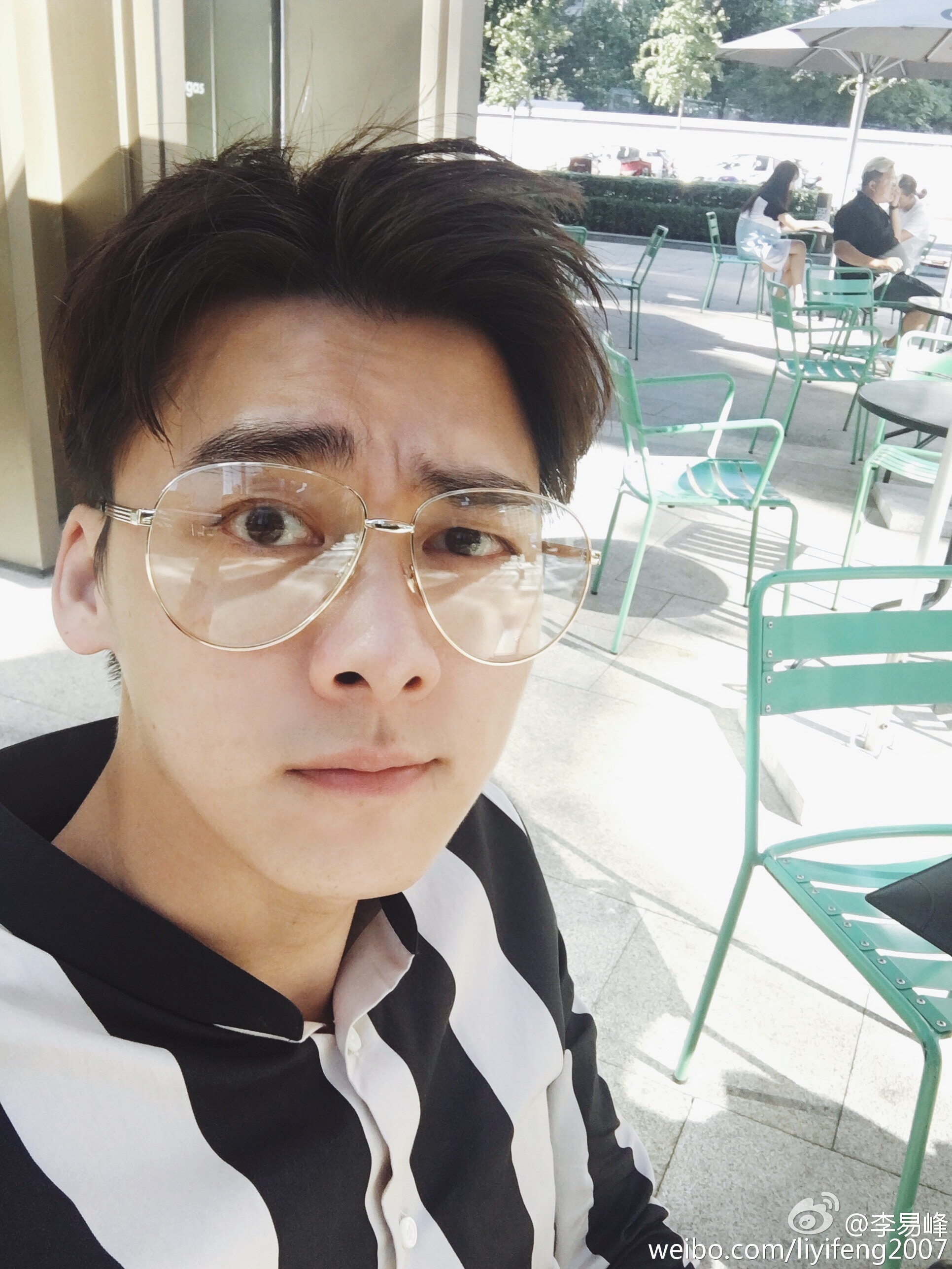 李易峰人氣都好高，一點不輸楊洋。（微博圖片）