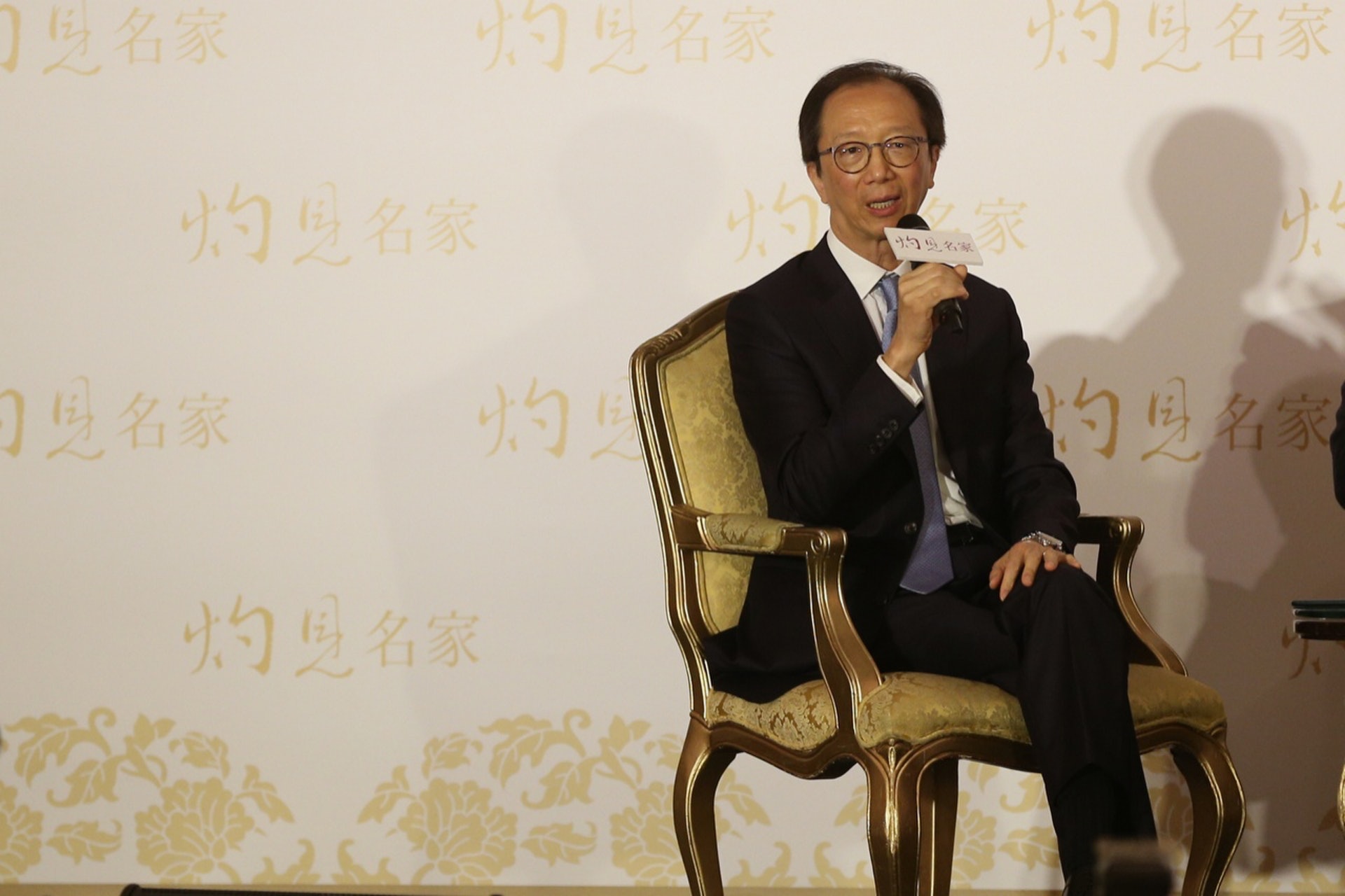 梁錦松暗示港府「開水喉」前,先要分析經濟需要和利益關係。(黃永俊攝) 梁錦松暗示港府「開水喉」前,先要分析經濟需要和利益關係。(黃永俊攝)