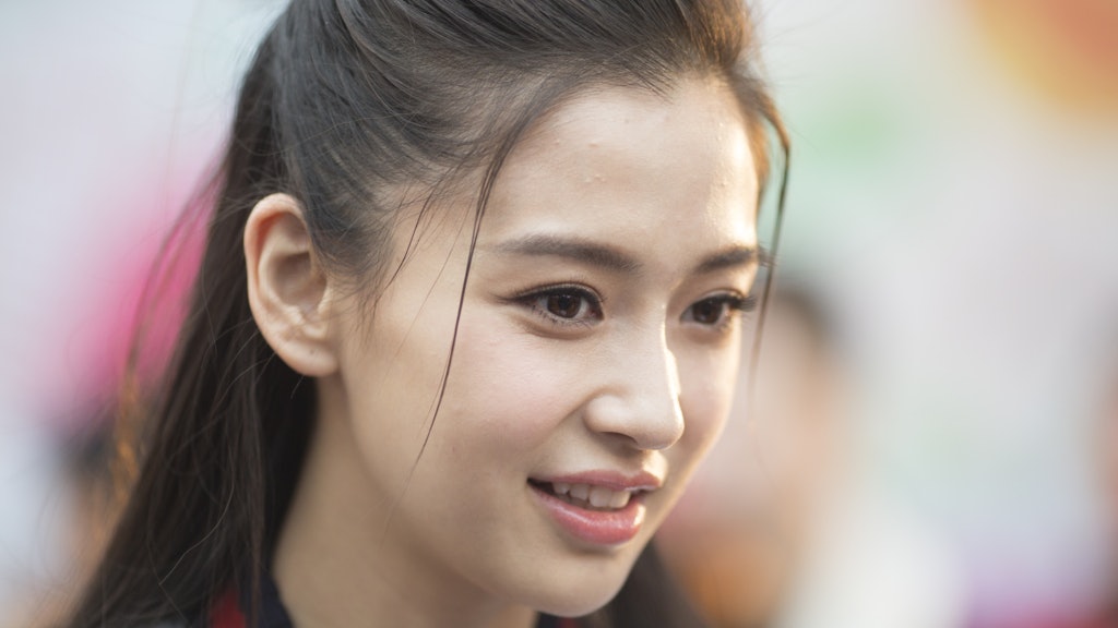 Angelababy任代言人 美圖秀秀擬來港上市 Angelababy任代言人 美圖秀秀擬來港上市