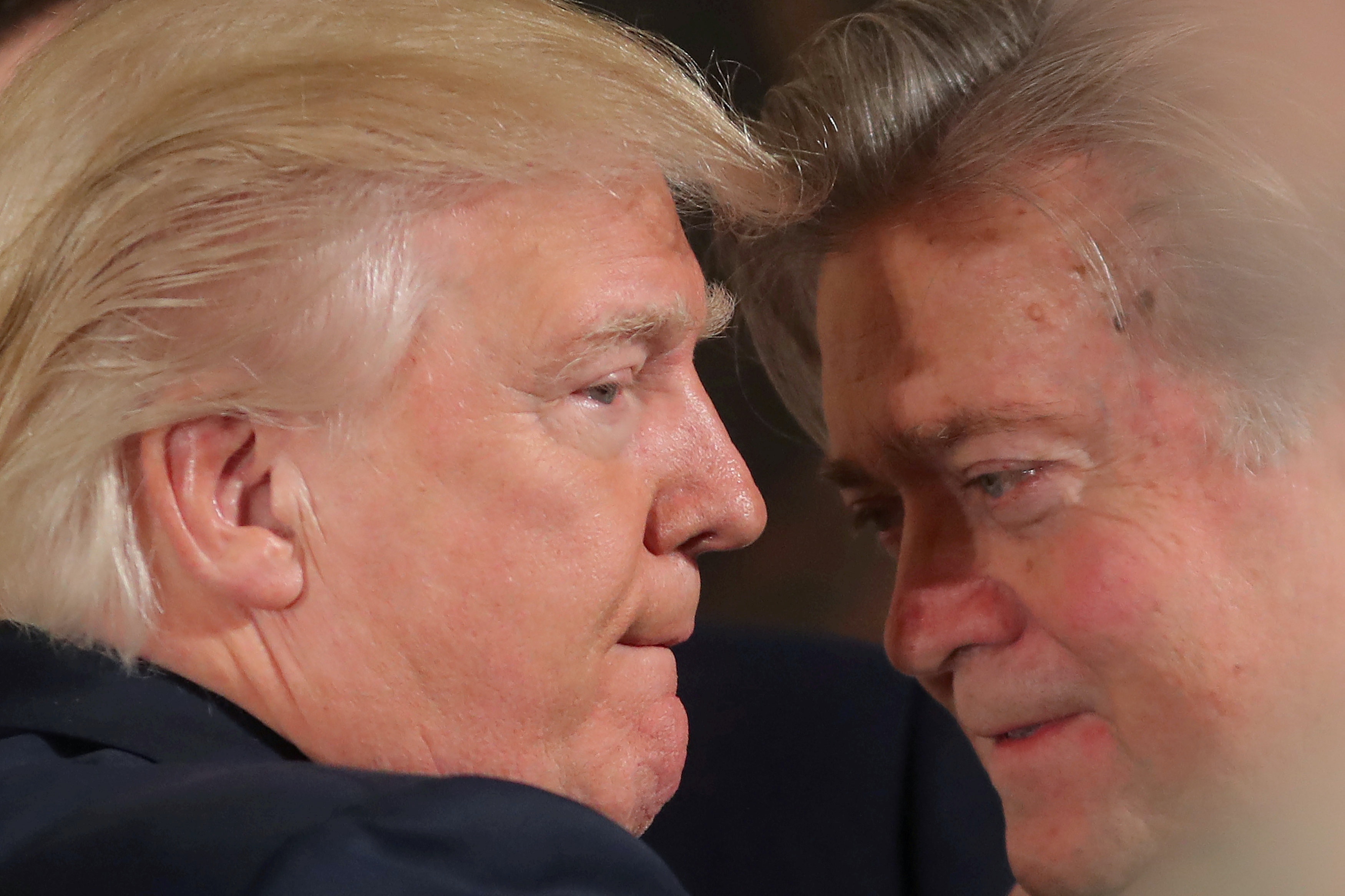 被稱為美國特朗普「最親密助手」的班農（Stephen Bannon）周五（18日）辭任白宮戰略顧問。（路透社）