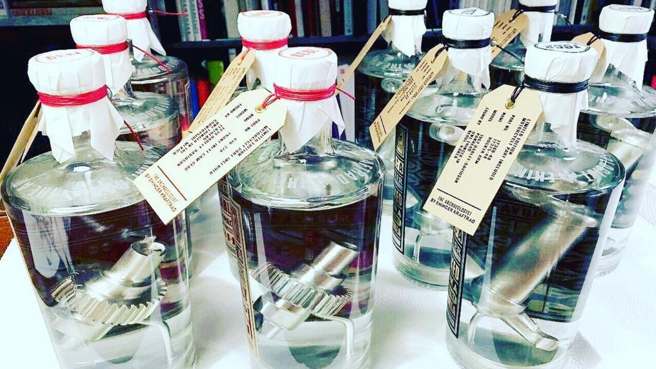 【硬過鐵】德國電單車迷用哈利舊零件釀氈酒 壯陽過飲三鞭酒? 【硬過鐵】德國電單車迷用哈利舊零件釀氈酒 壯陽過飲三鞭酒?