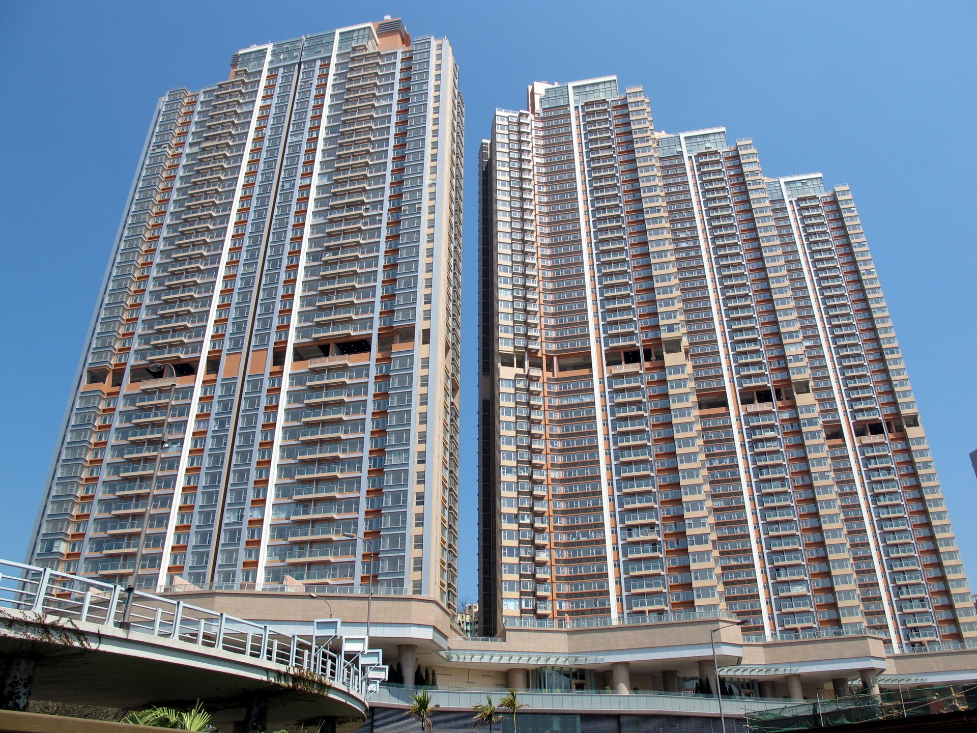 1380万购入誉·港湾三房,天桥直通公园方便遛狗 1380万购入誉·港湾三房,天桥直通公园方便遛狗