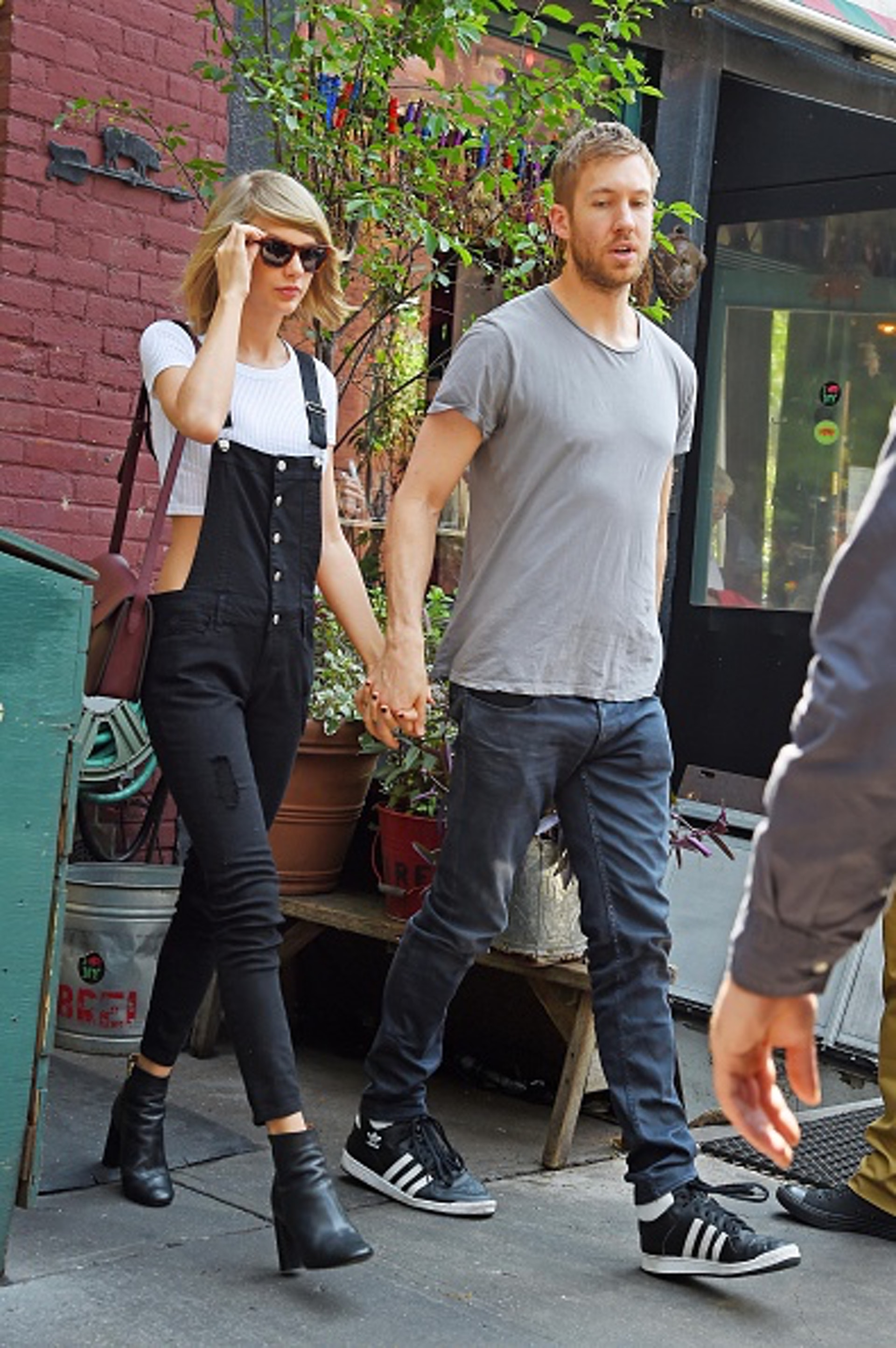Taylor Swift跟男友Calvin Harris經常公開曬恩愛。(Getty Images) Taylor Swift跟男友Calvin Harris經常公開曬恩愛。(Getty Images)