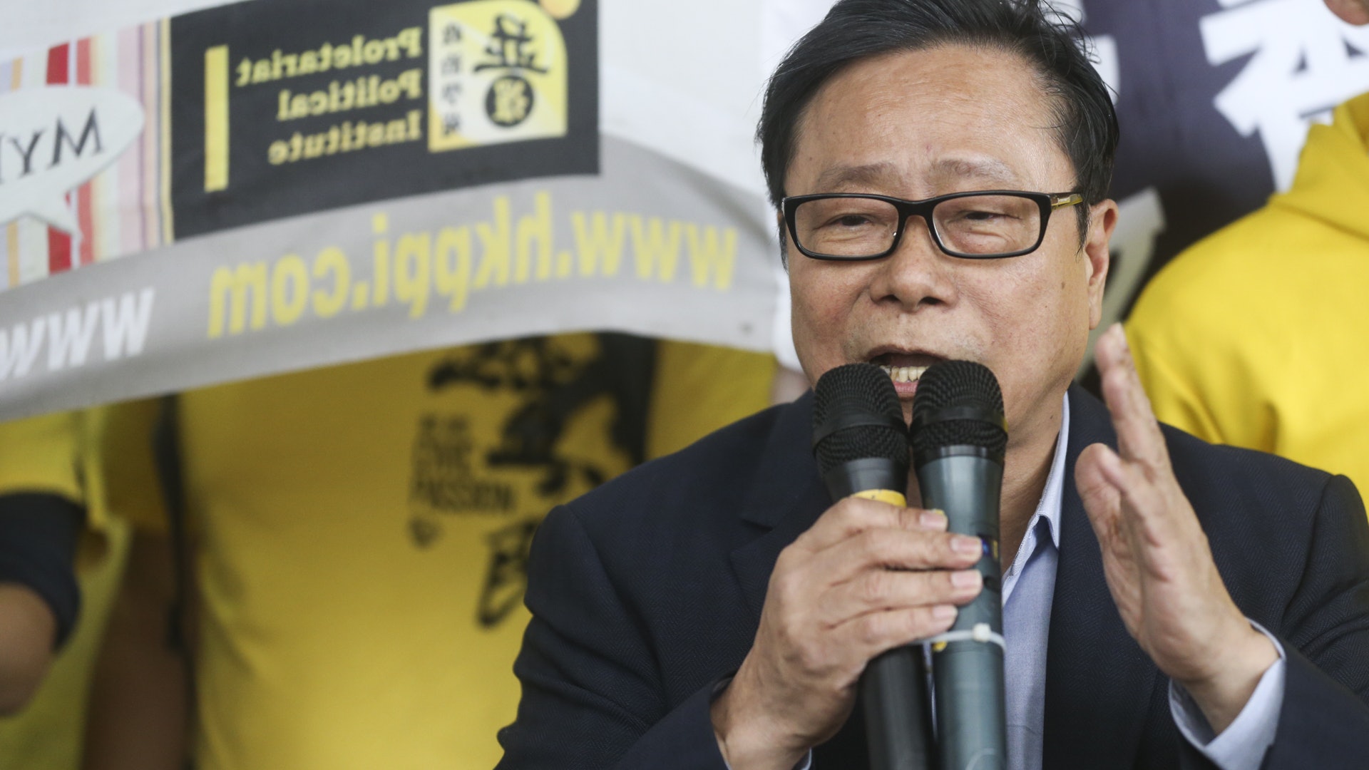 【黃毓民掟杯案】黃質疑出動警司等4警為梁錄口供:特首巴閉啲? 【黃毓民掟杯案】黃質疑出動警司等4警為梁錄口供:特首巴閉啲?