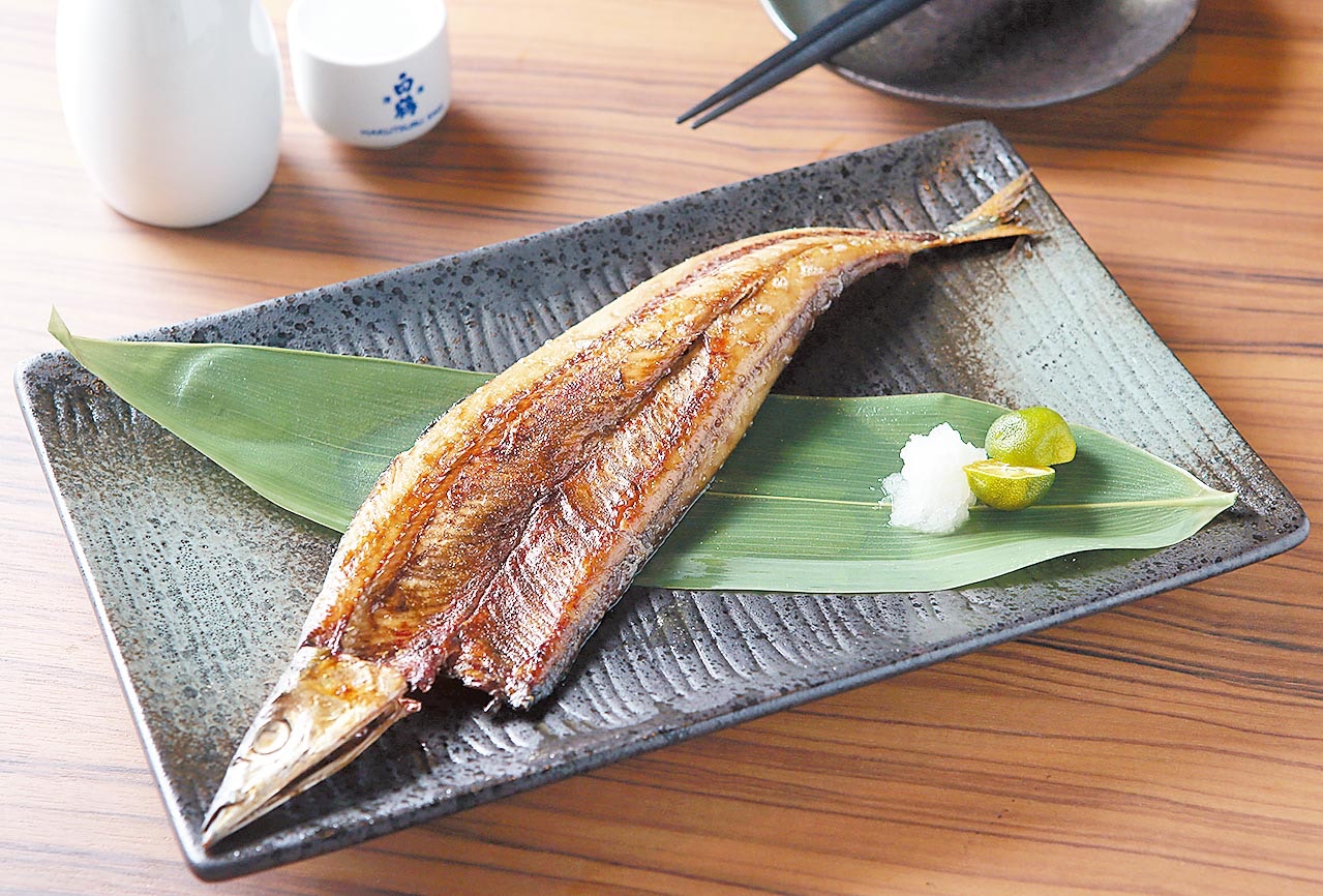 秋刀魚 秋味之王識食當然食刺身 香港01 開罐