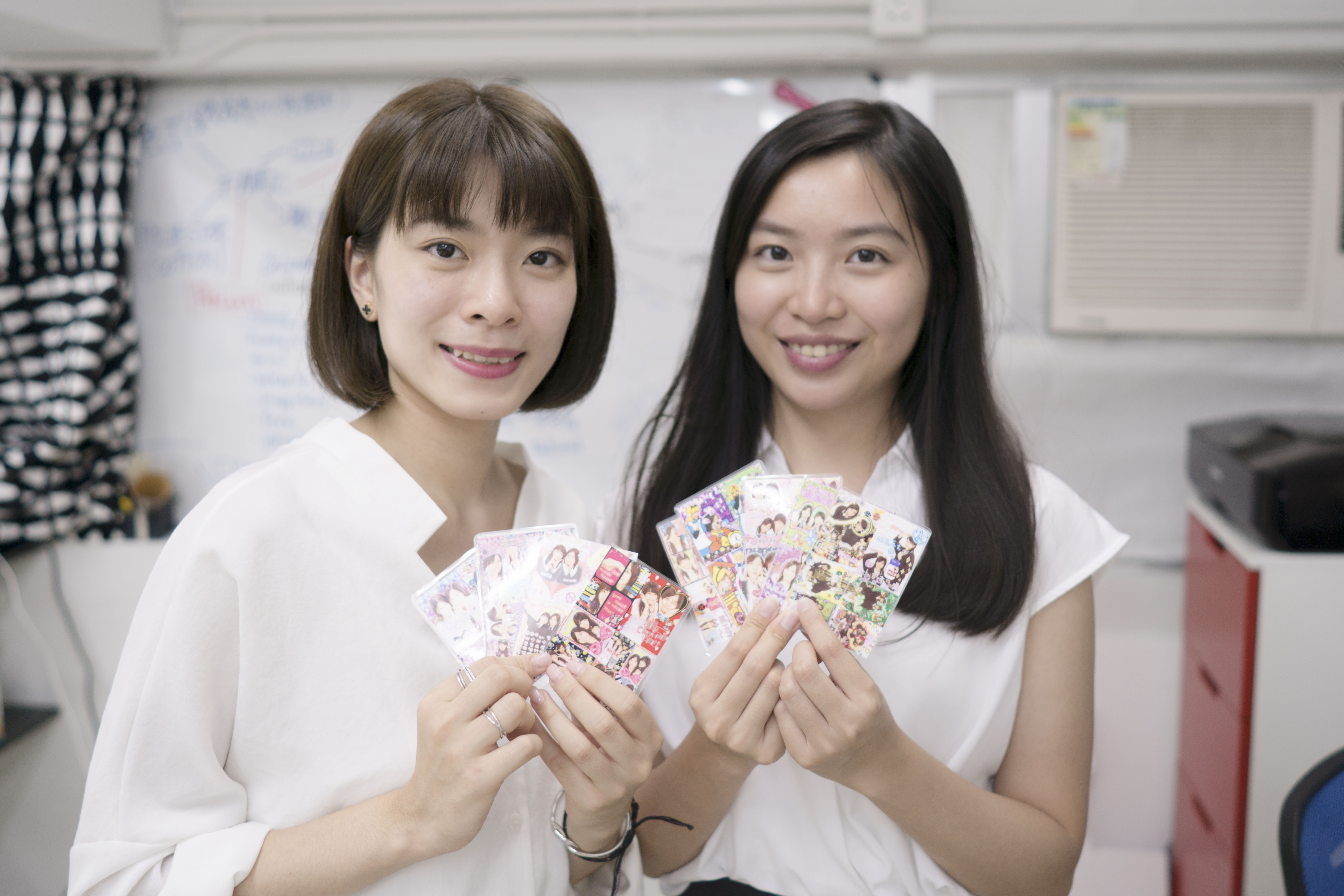 【青春有限】兩女生每月約定影貼紙相：美圖秀秀難取代