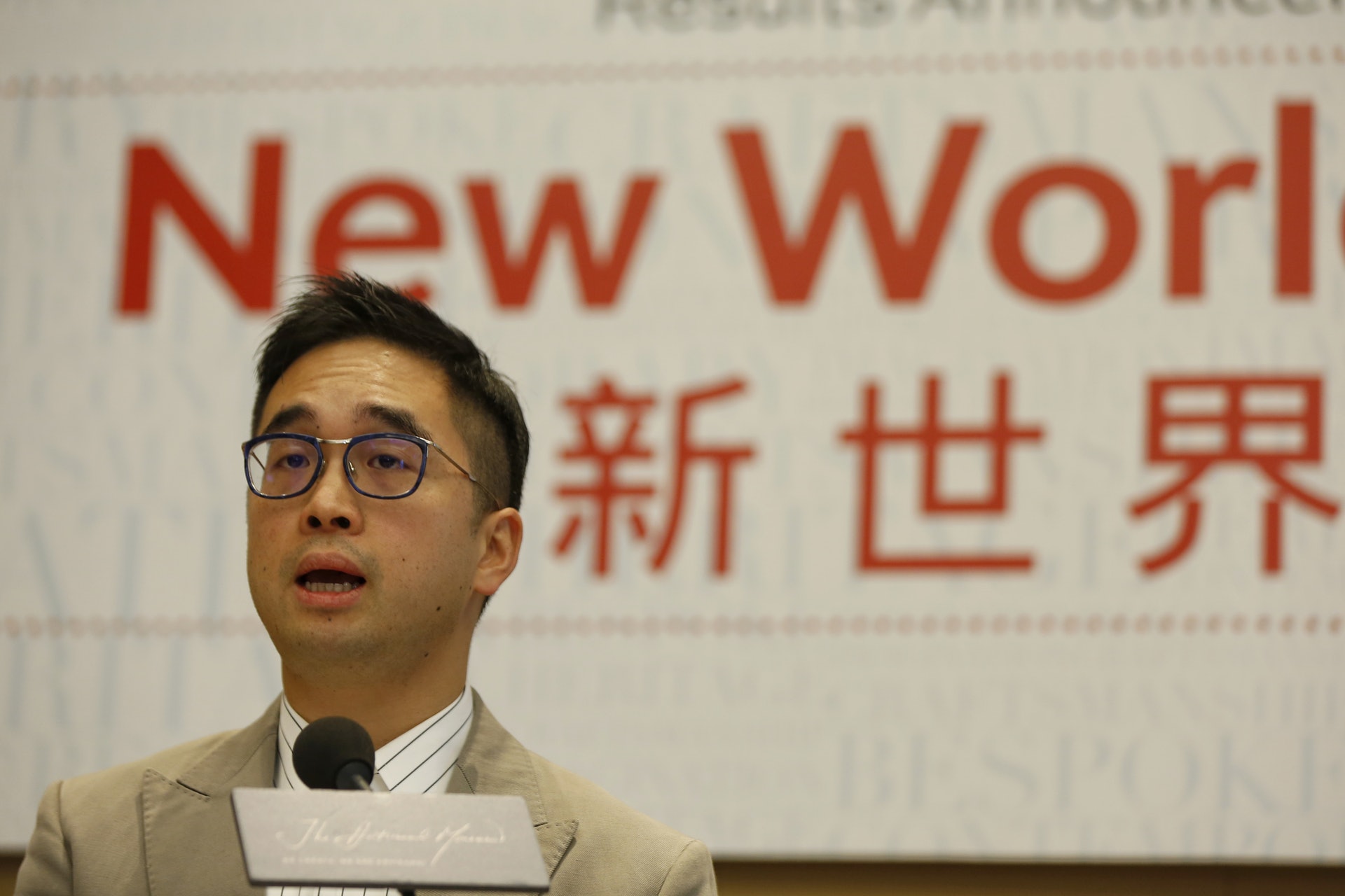鄭志剛看好九龍西發展,未來會將長沙灣打造為新興產業區域。(張浩維攝) 鄭志剛看好九龍西發展,未來會將長沙灣打造為新興產業區域。(張浩維攝)