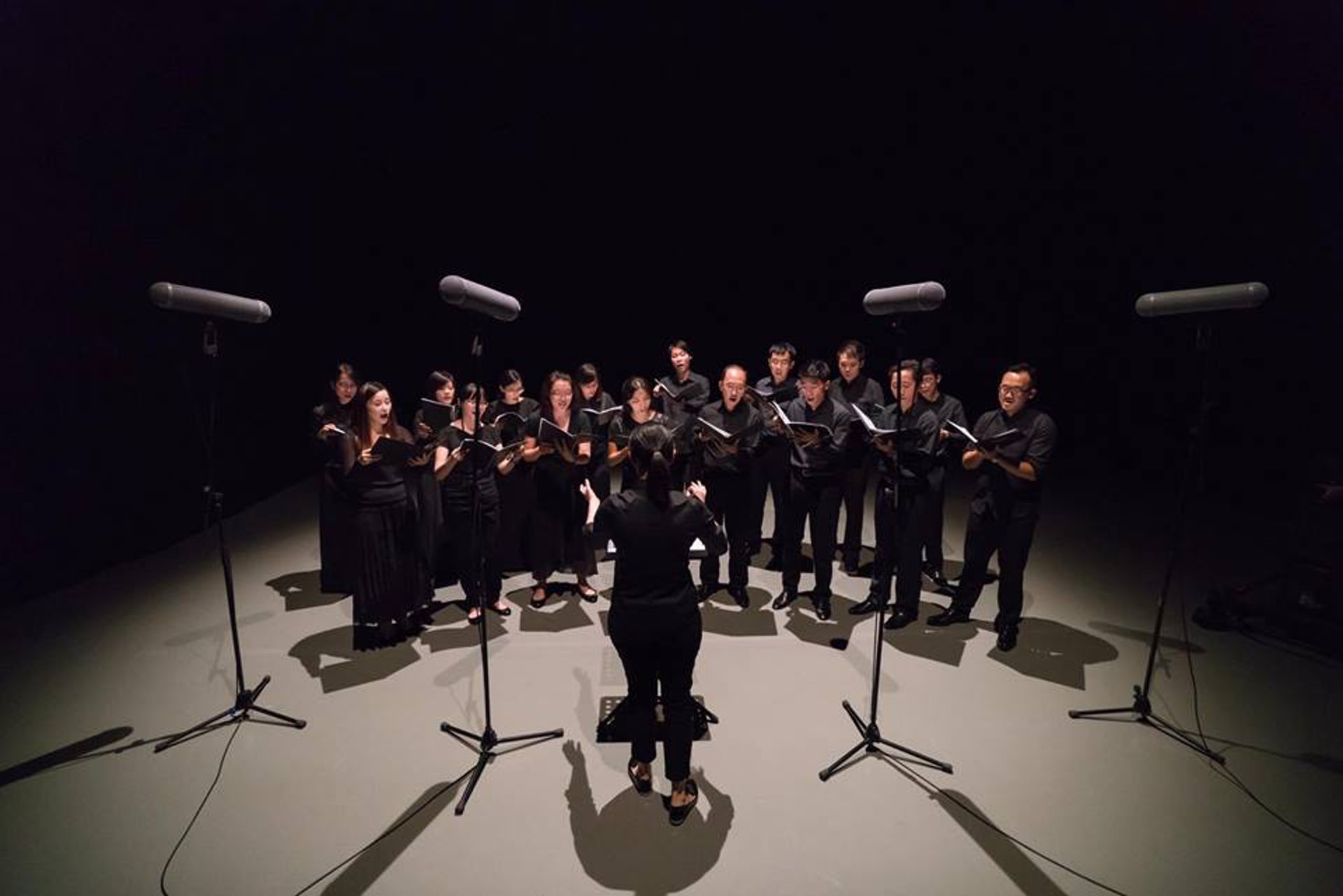 楊嘉輝的《消音狀況5:消音合唱》以消音比擬同志的位置。(圖片由馬凌畫廊提供) 楊嘉輝的《消音狀況5:消音合唱》以消音比擬同志的位置。(圖片由馬凌畫廊提供)