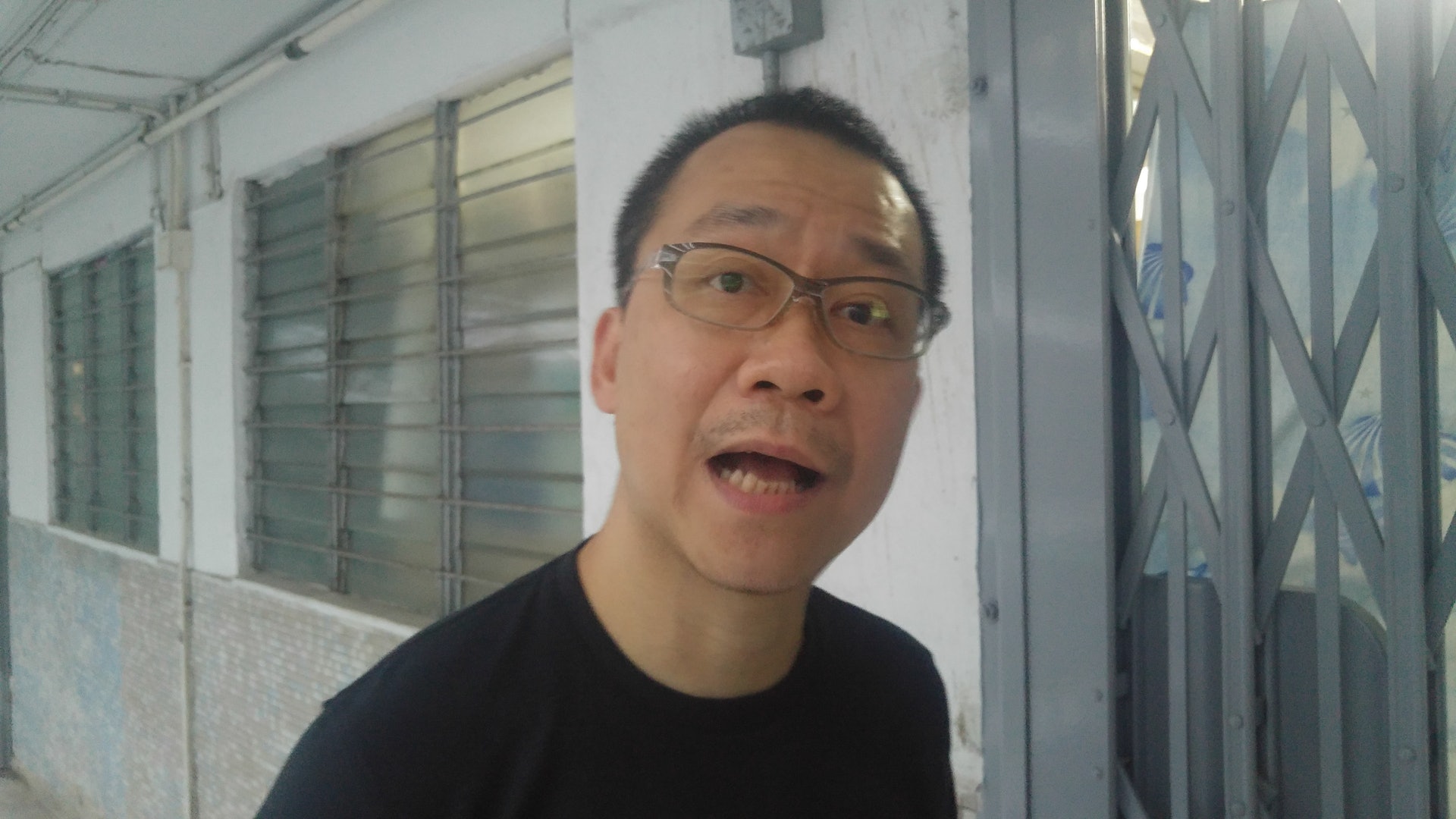 家人周生批評城巴草菅人命。(王譯揚攝) 家人周生批評城巴草菅人命。(王譯揚攝)