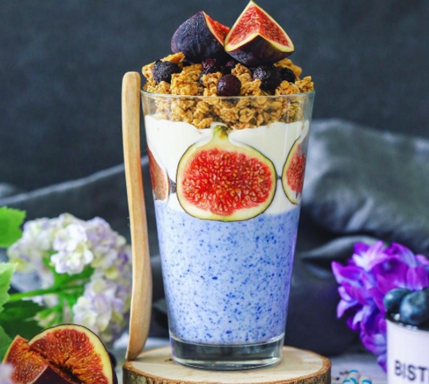 鮮無花果切開像心心狀好可愛，做果昔亦宜。＠Munich, Germany (https://goo.gl/5ttQtG)