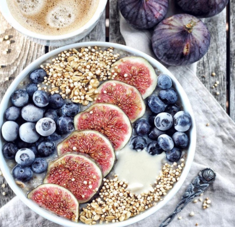 新鮮無花果是能量早餐Energy Bowl的常見份子。＠mind_body_chef (https://goo.gl/ZdTwDa)