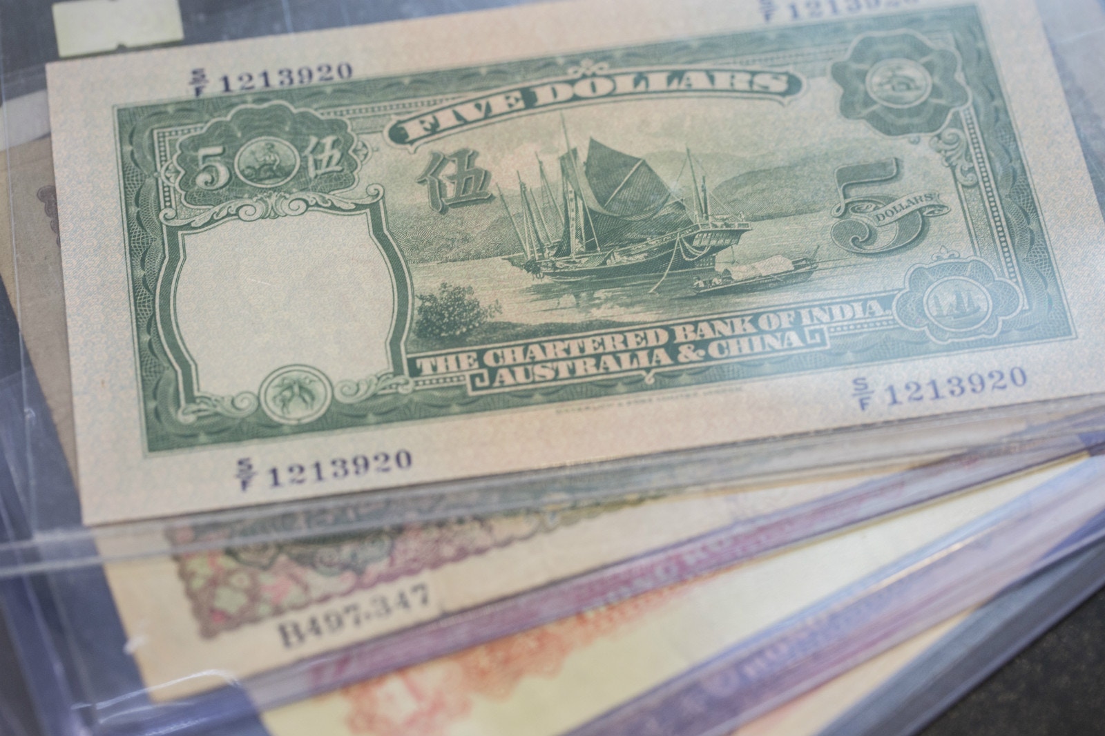 收舊鈔票被笑「傻仔」 港大碩士生霸氣話：愈多人反對愈易成功