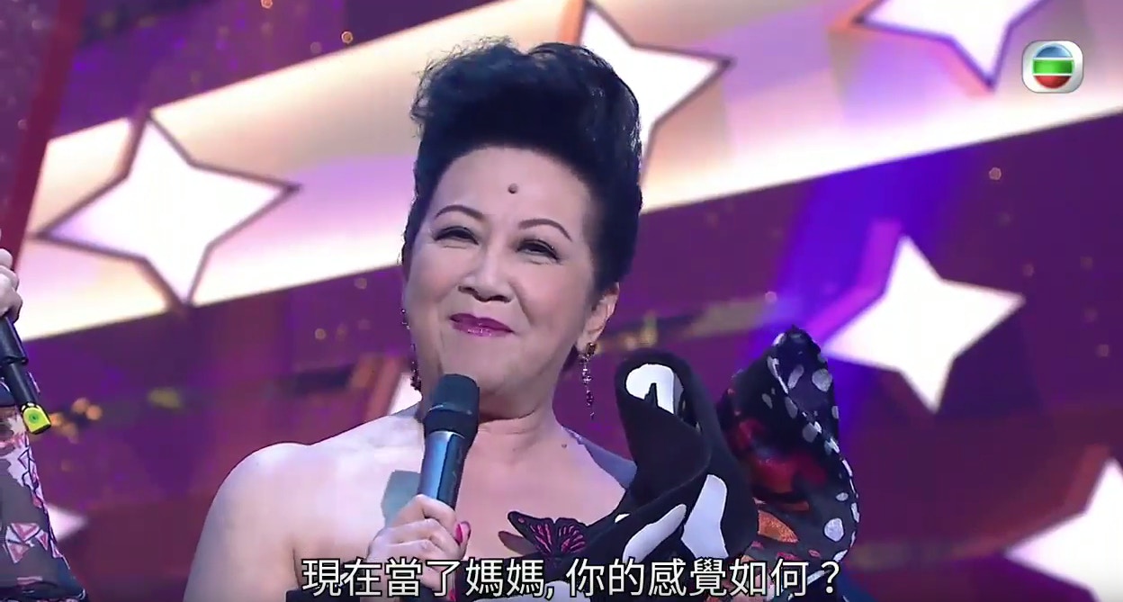 節目開首先有家燕姐為大家唱出經典金曲《憑著愛》。（網絡圖片）