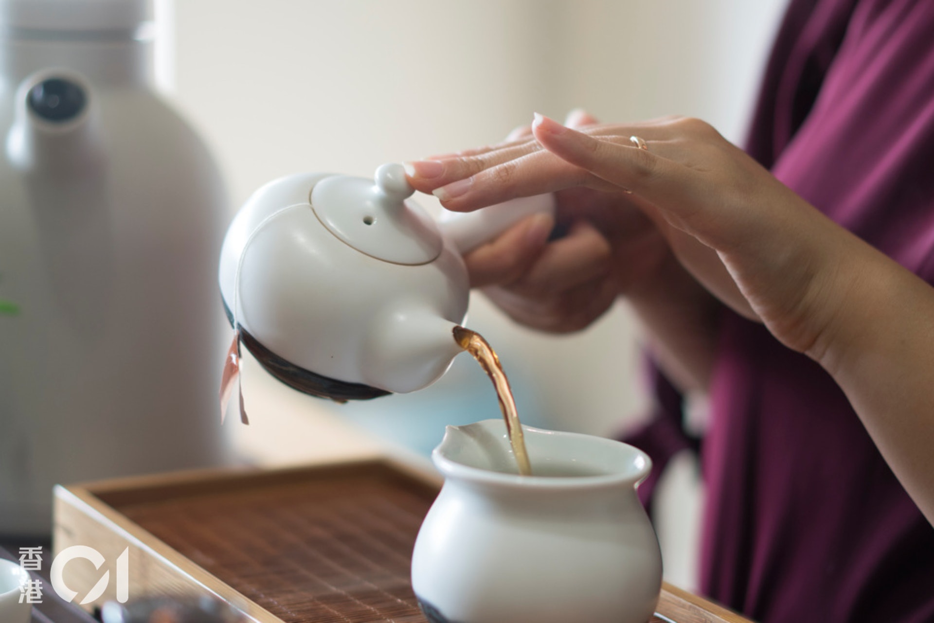 御茗︳色︰色淺，味淡，茶包設計影響茶色及茶味。