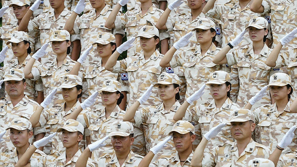 太陽的後裔浪漫背後:多女兵被軍官性騷擾! 太陽的後裔浪漫背後:多女兵被軍官性騷擾!