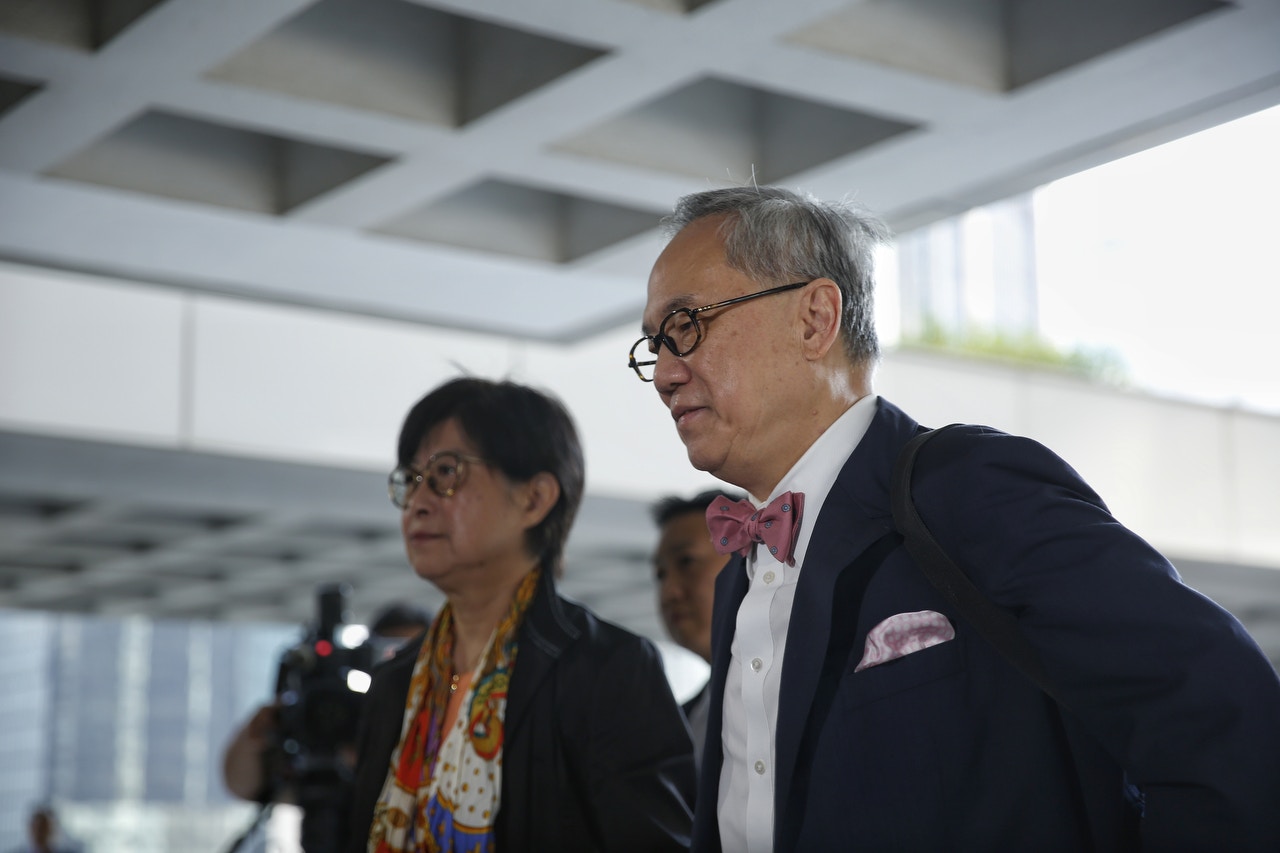 曾蔭權被傳媒揭發曾接受私人款待後，曾發多份新聞稿解釋。（資料圖片）