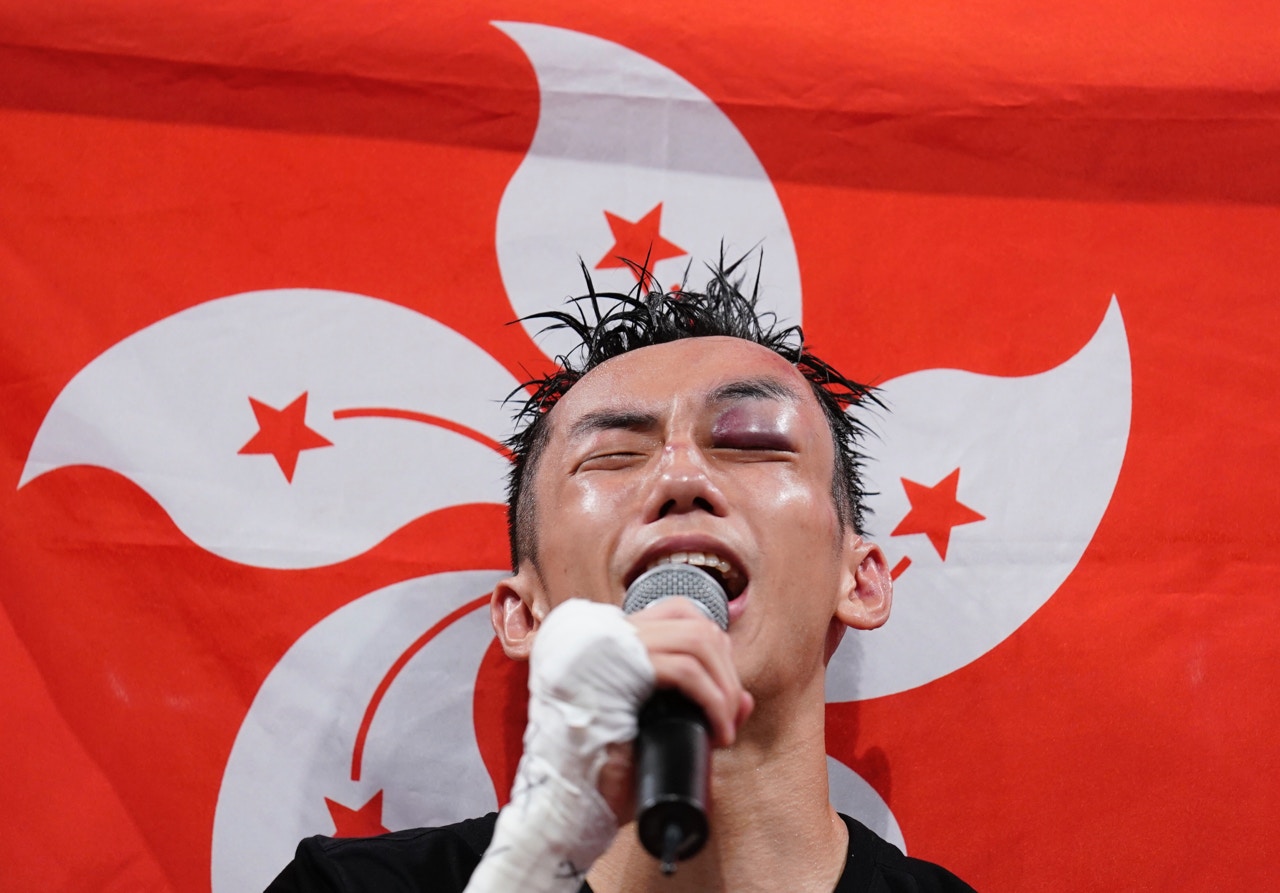腫脹的左眼、時而歡笑、時而痛哭，曹星如第22戰實在難忘。（余俊亮攝）