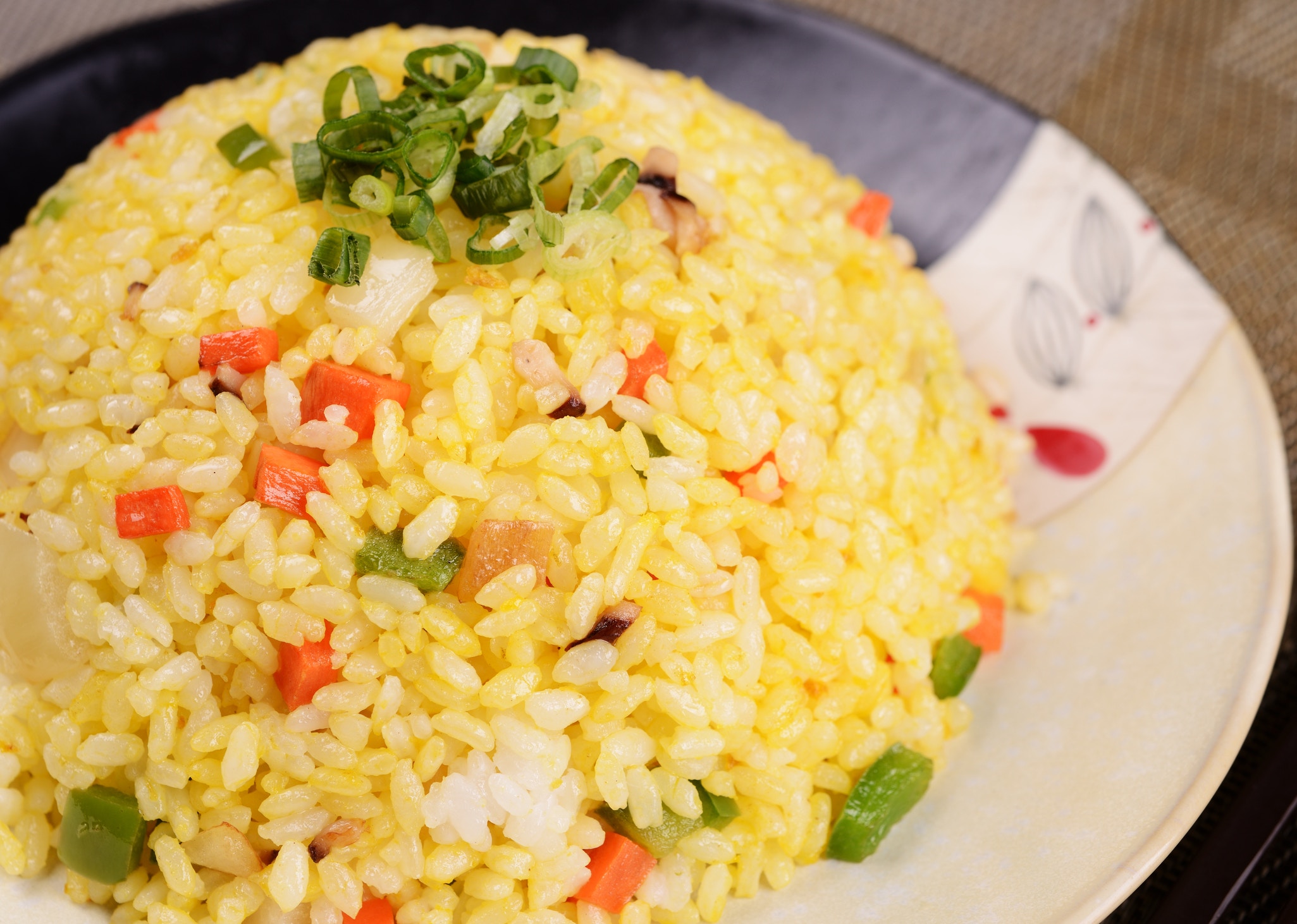 èç飯ï¼ååéå
éãé»éç飯ãéé²ç½çï¼ç似簡å®ä½èèµ·ä¸å°å
¥å»ä¹äººã(VCG)