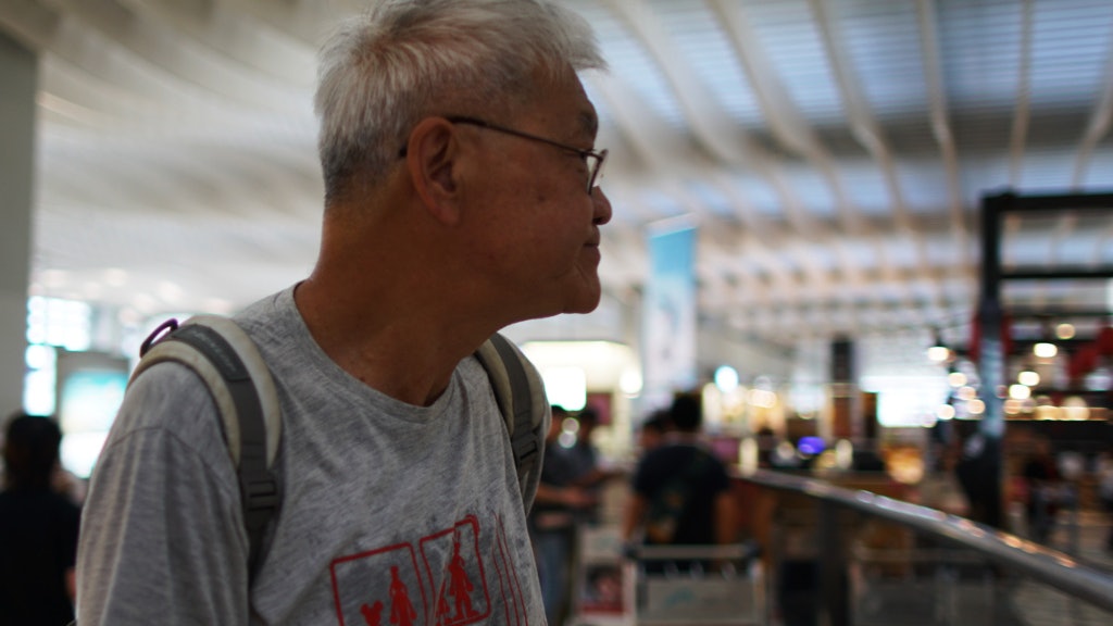 【睡機場的人.下】十年來奇人奇事:游水釣魚、瞓機場瞓到做老闆 【睡機場的人.下】十年來奇人奇事:游水釣魚、瞓機場瞓到做老闆