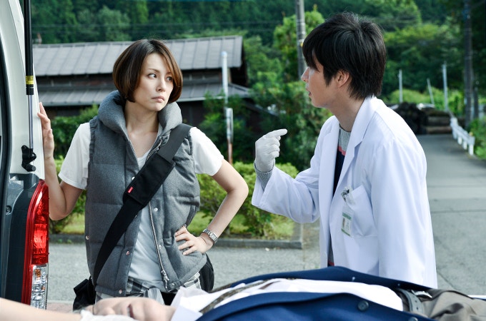 《Doctor-X》開播收視勝《Code Blue》米倉涼子逼真手術鏡頭獲讚