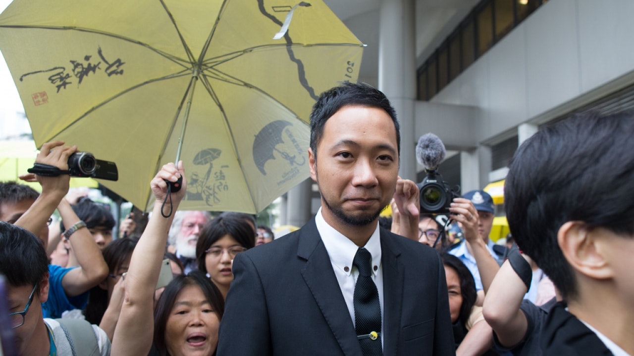 曾健超就被七警襲擊 入稟向一哥索償 曾健超就被七警襲擊 入稟向一哥索償