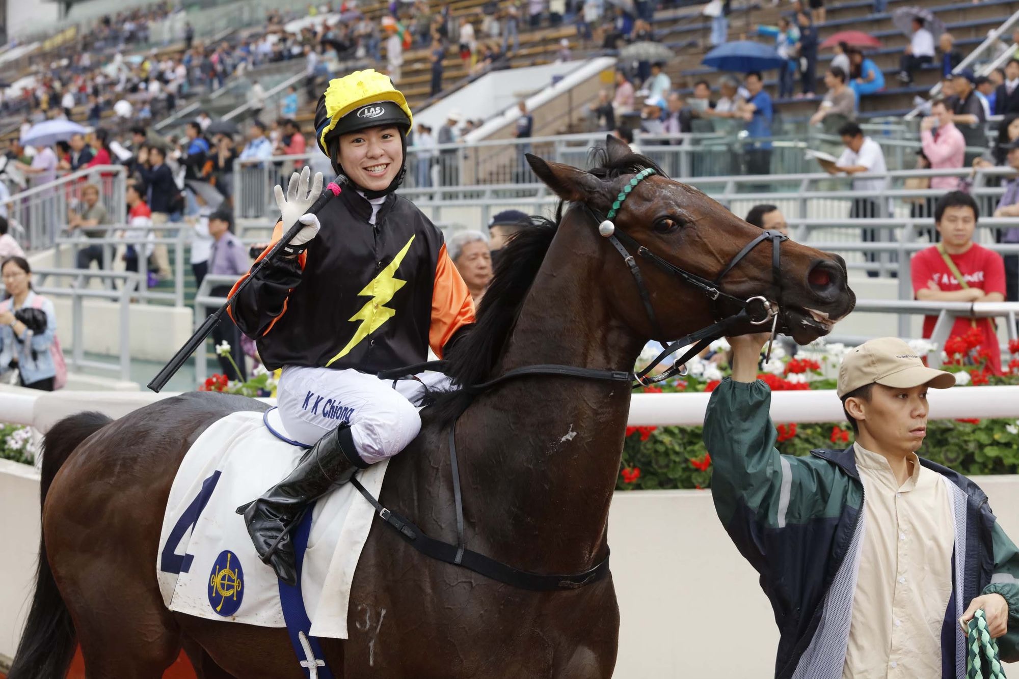 【賽馬】蔣嘉琦再創紀錄　贏20場成本港歷來最多頭馬女騎師