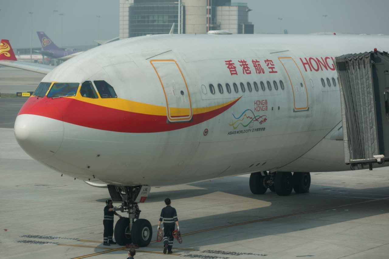 卡努風球】港航取消周日往來海口航班籲旅客留意風暴消息