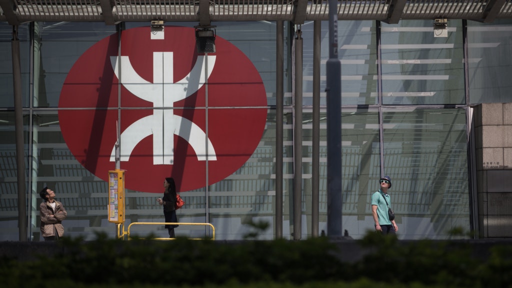 直通車抵港外籍客現新沙士徵狀 與同行友人送院檢驗 直通車抵港外籍客現新沙士徵狀 與同行友人送院檢驗