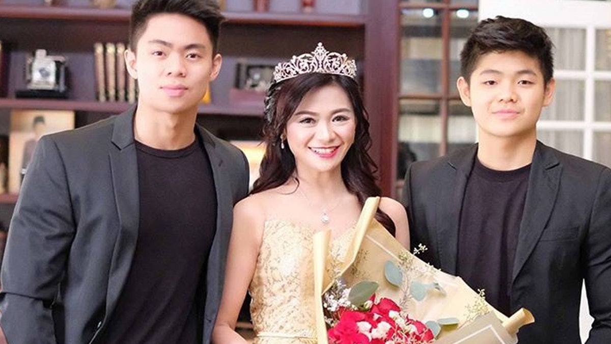 美魔女 媽媽與兒子出街常被當情侶真實年齡會嚇你一跳 香港01 熱爆話題 美魔女 媽媽與兒子出街常被當情侶真實年齡會嚇你一跳 香港01 熱爆話題