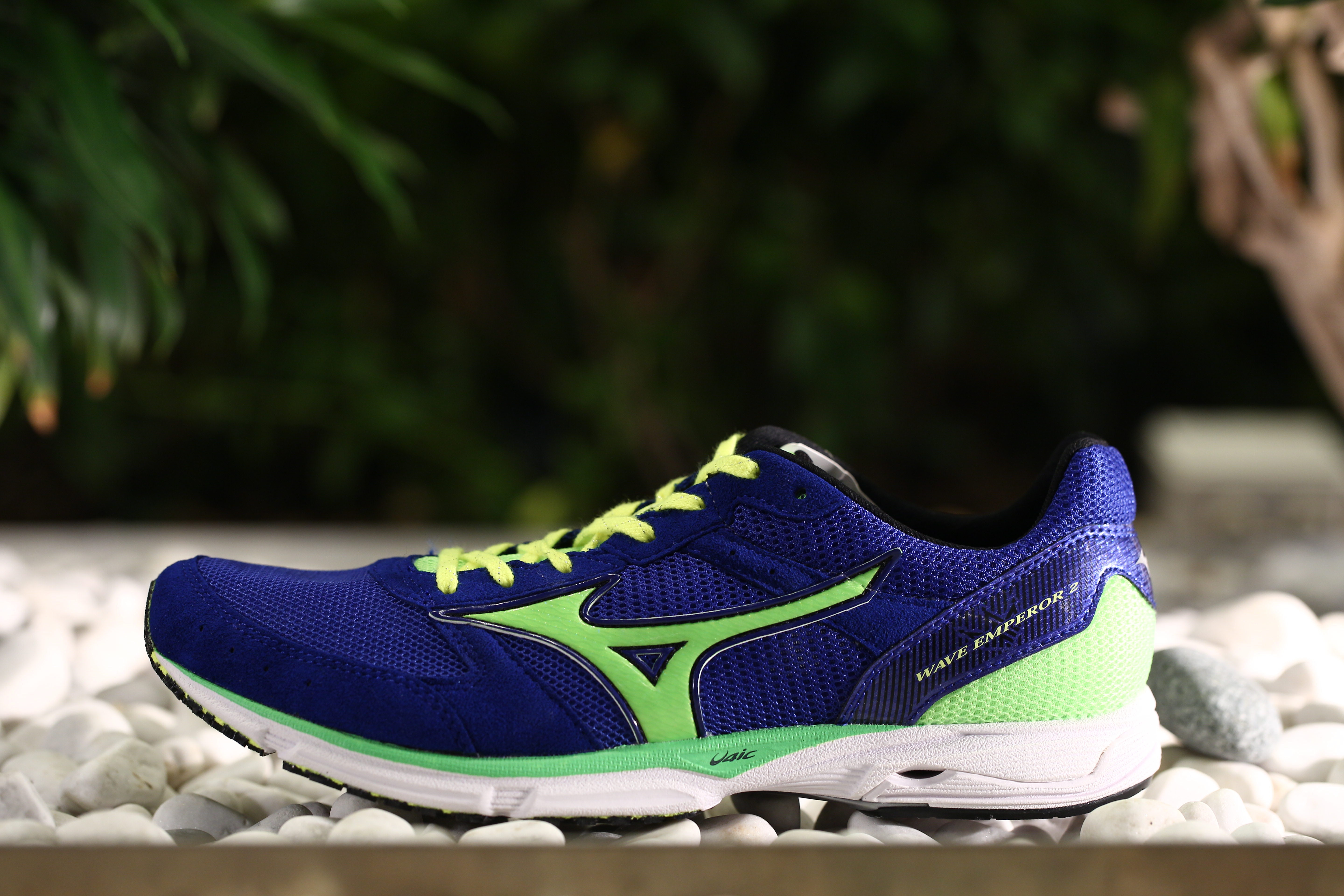 Mizuno Wave Emperor 2